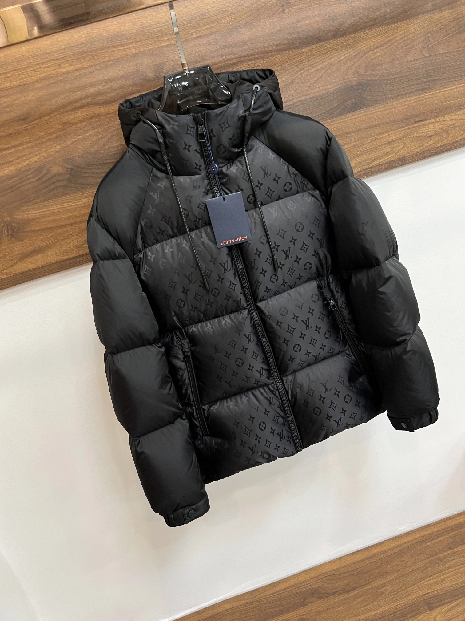 Breathable Louis Vuitton Down Jackets 139463