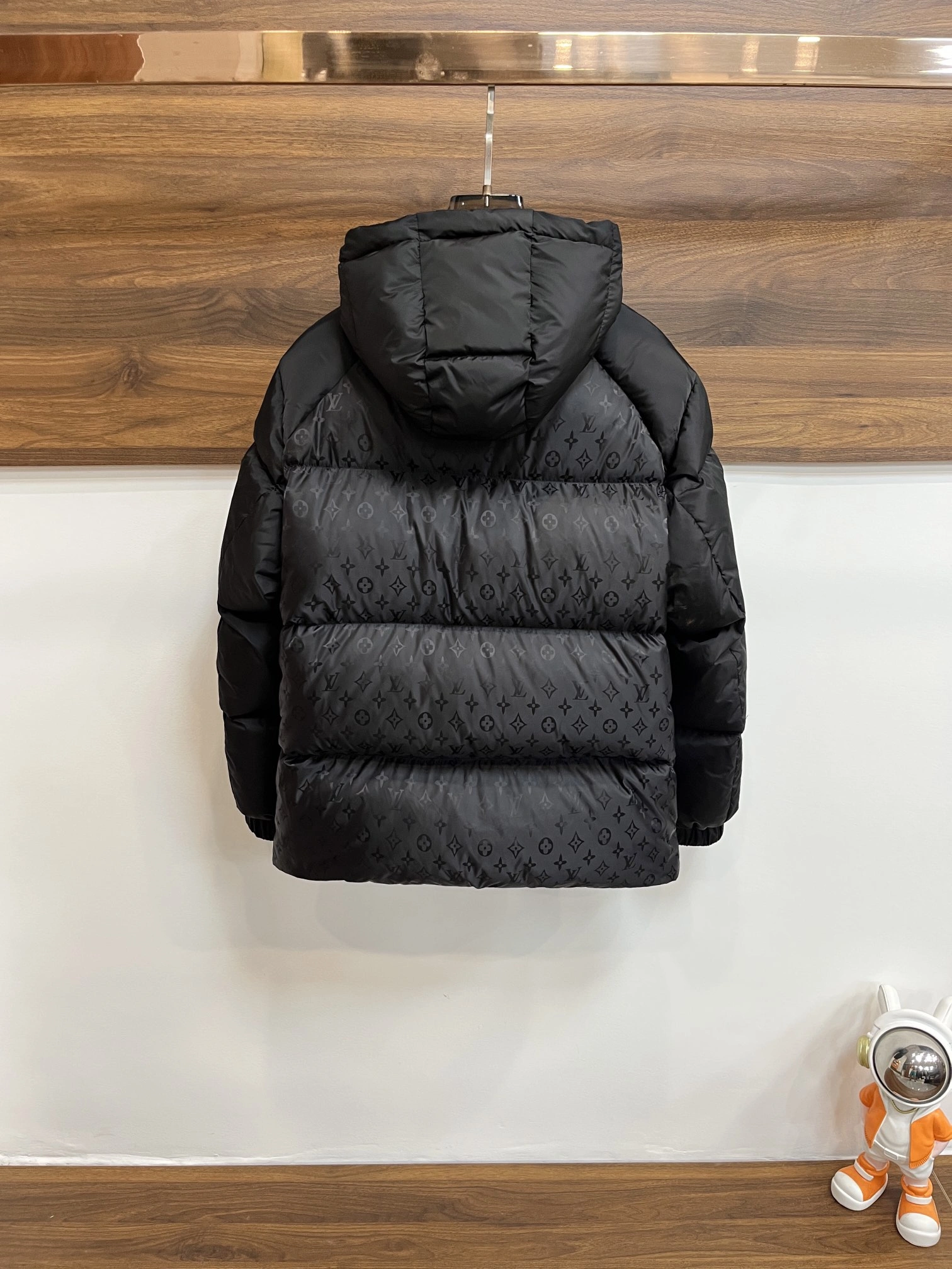 Breathable Louis Vuitton Down Jackets 139463