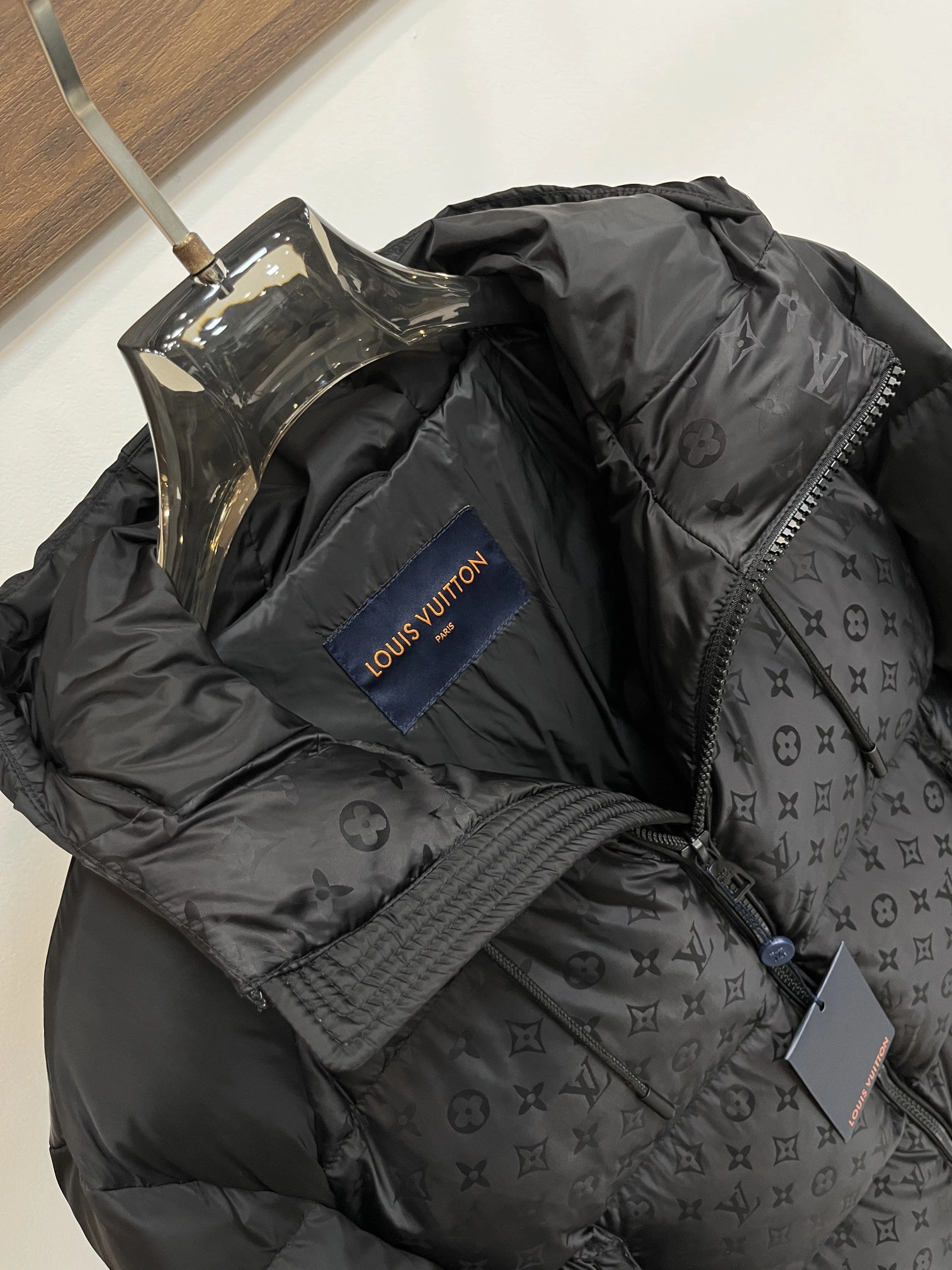 Breathable Louis Vuitton Down Jackets 139463