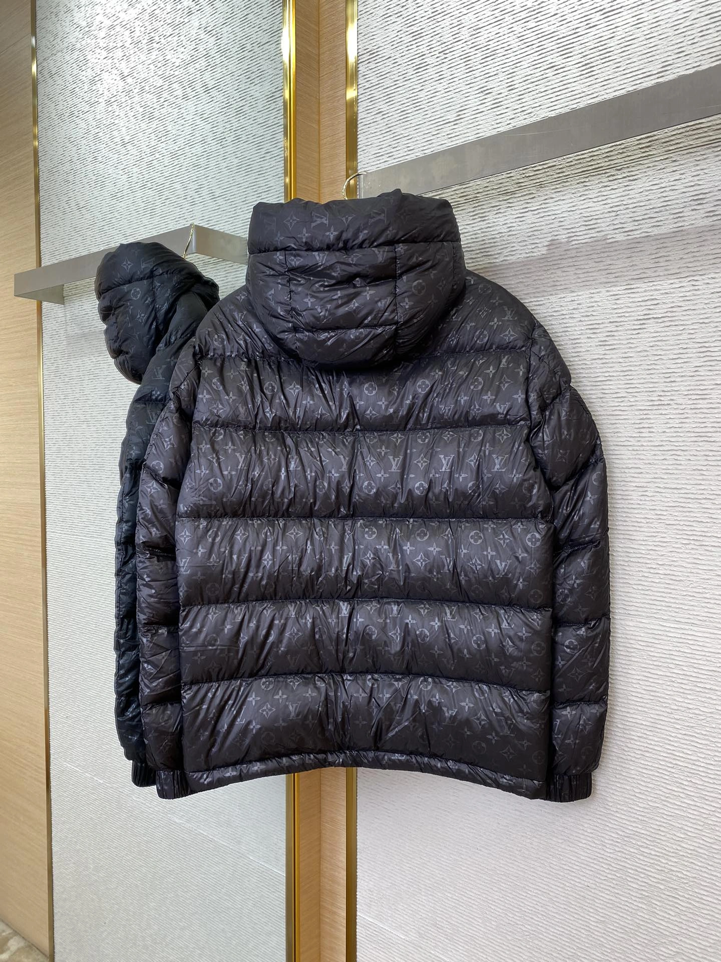 Louis Vuitton Down Jackets Supportive 139458