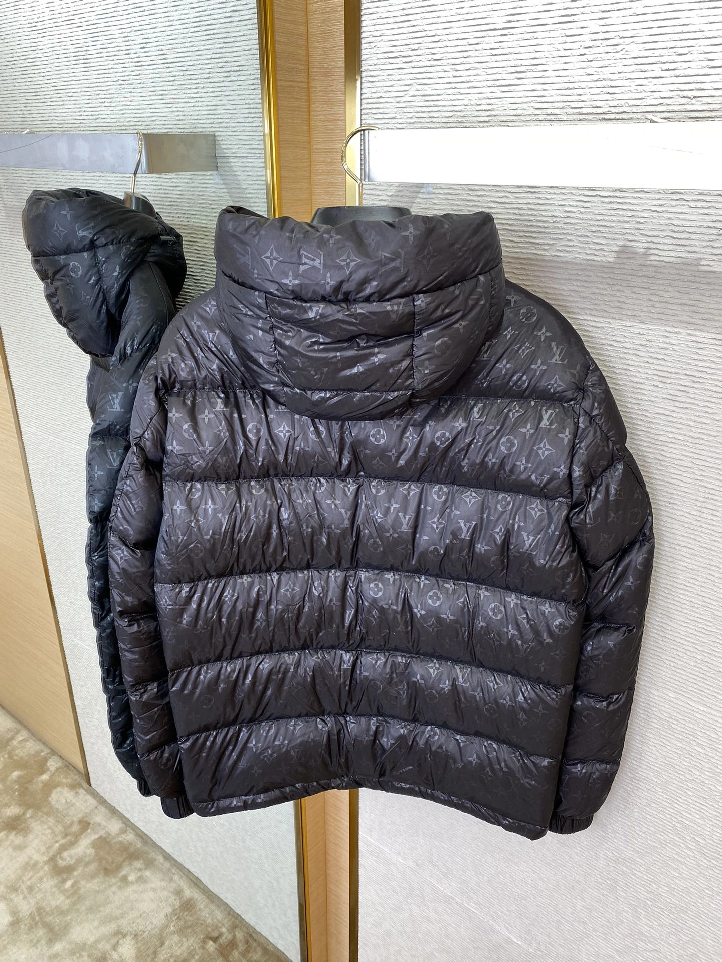 Louis Vuitton Down Jackets Supportive 139458