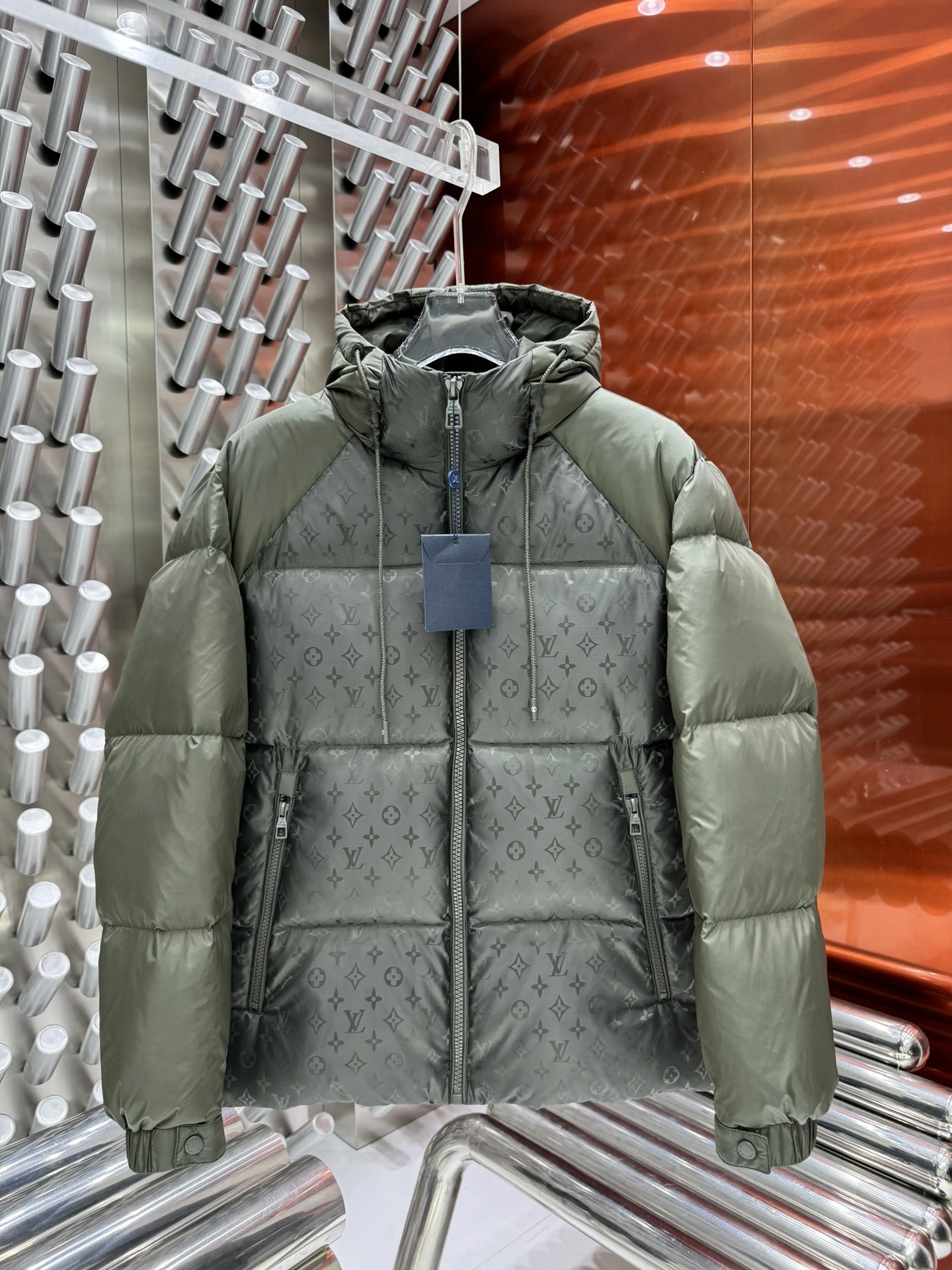Breathable Louis Vuitton Down Jackets 139453