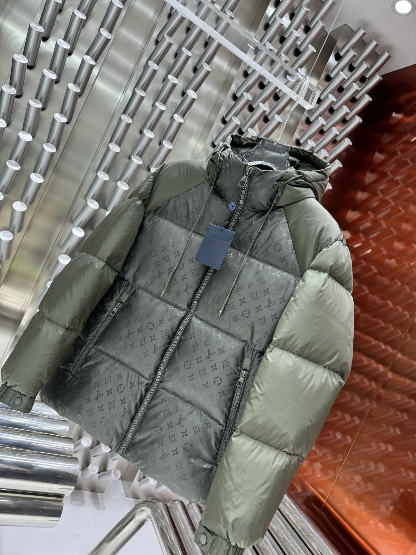 Breathable Louis Vuitton Down Jackets 139453