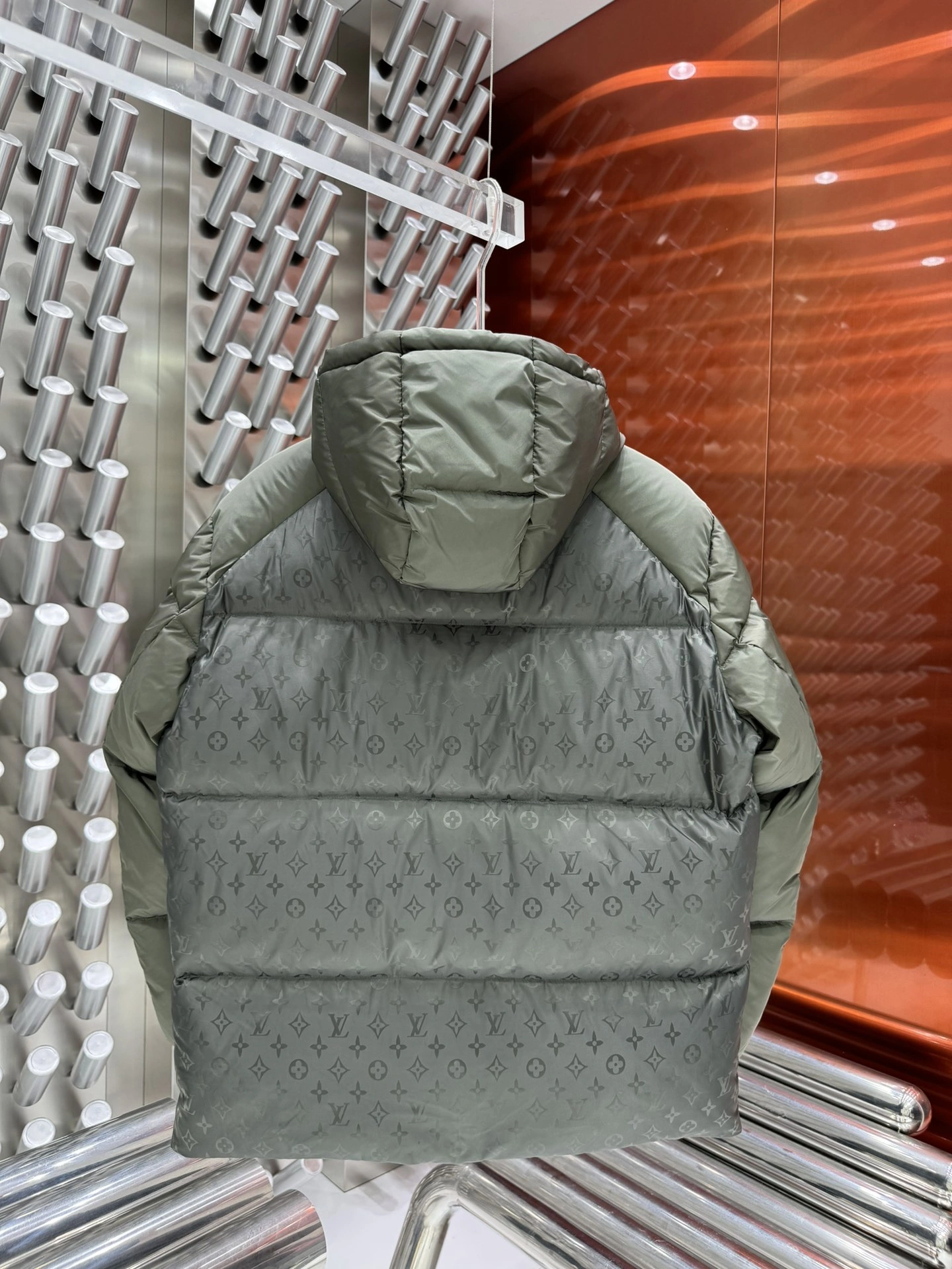 Breathable Louis Vuitton Down Jackets 139453