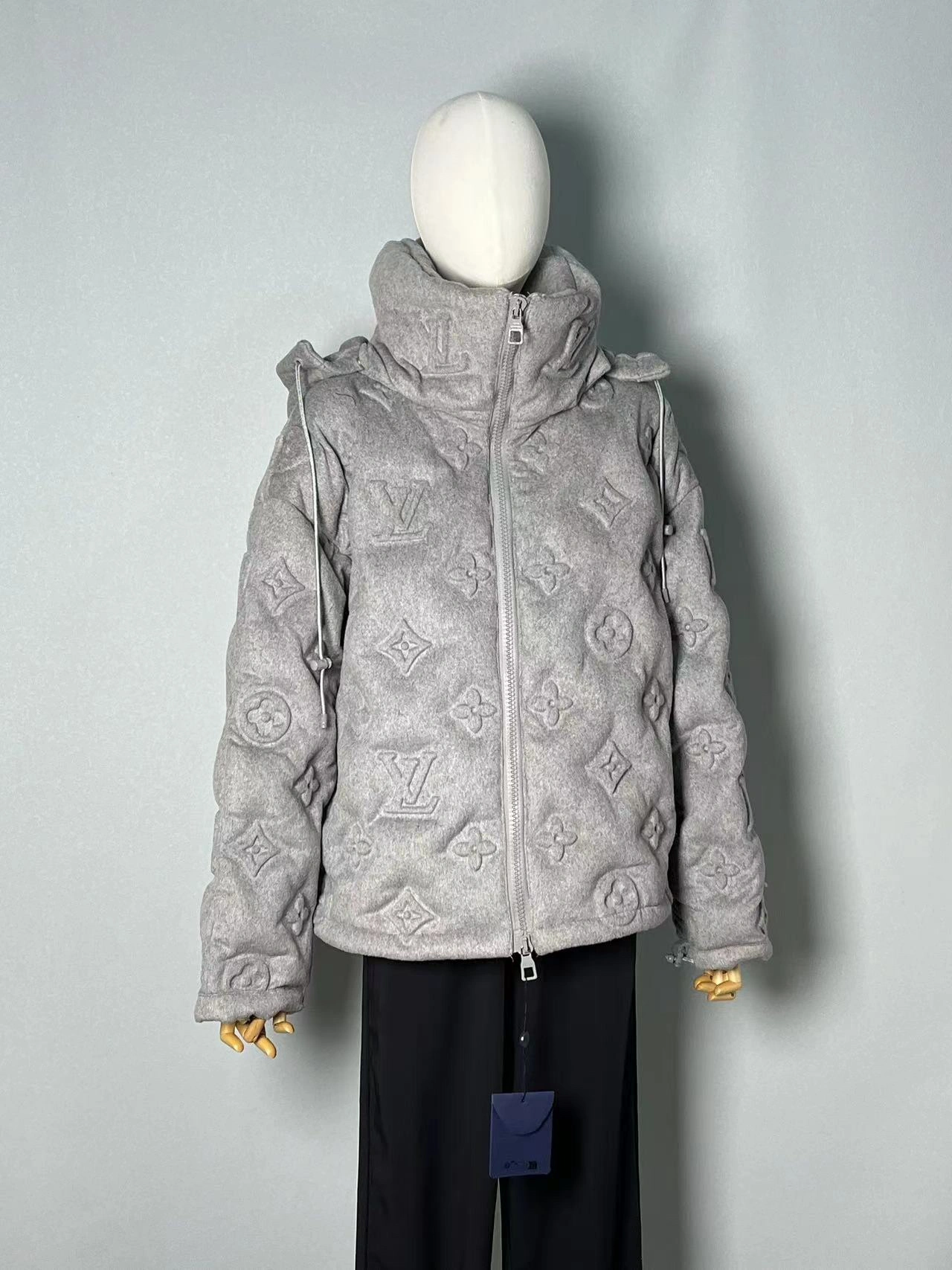 Chic Louis Vuitton Down Jackets 139445