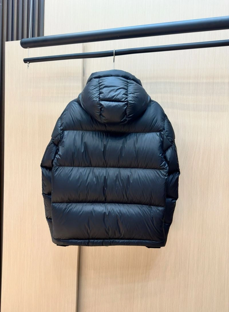 ComfortFit Louis Vuitton Down Jackets 139405
