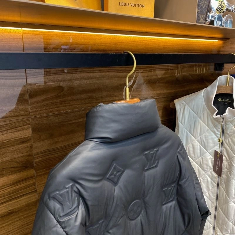 Breathable Louis Vuitton Down Jackets 139402