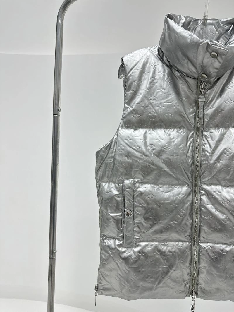 MoistureWicking Louis Vuitton Down Jackets 139401