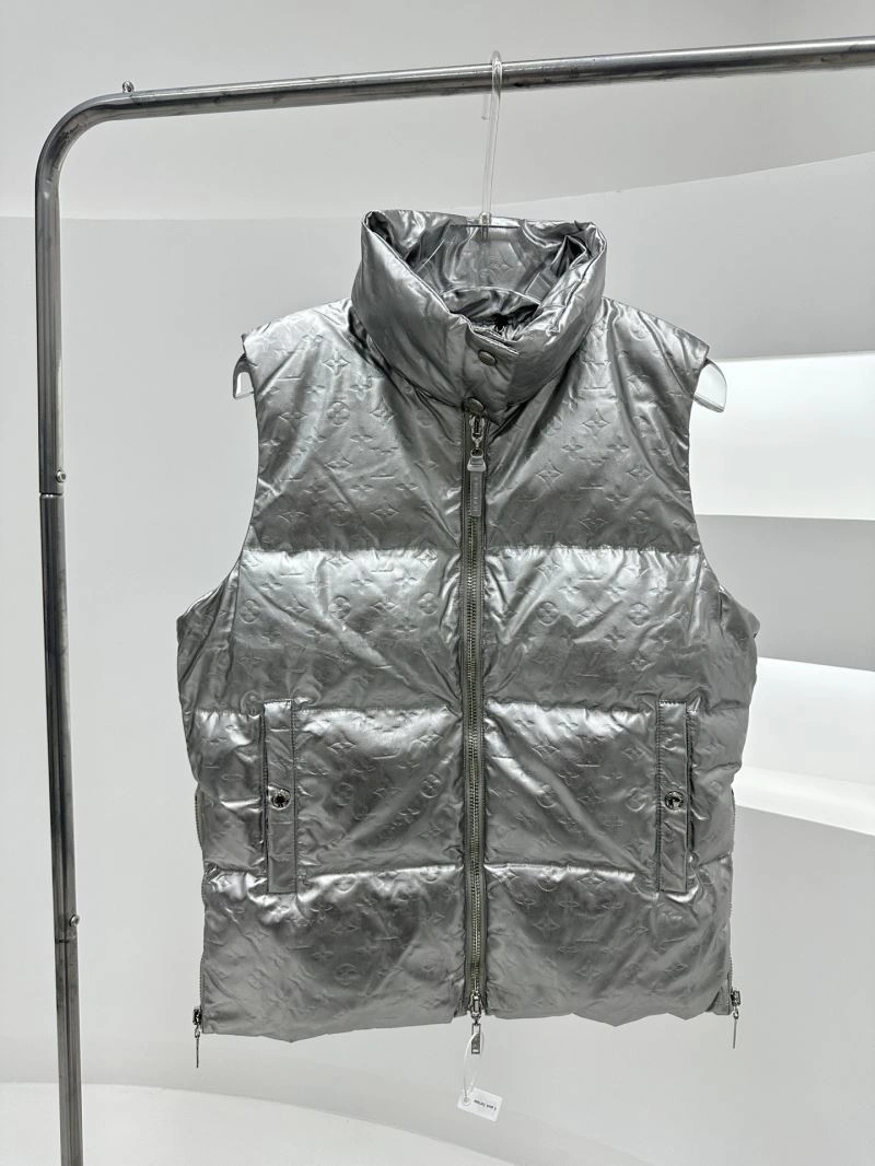 MoistureWicking Louis Vuitton Down Jackets 139401