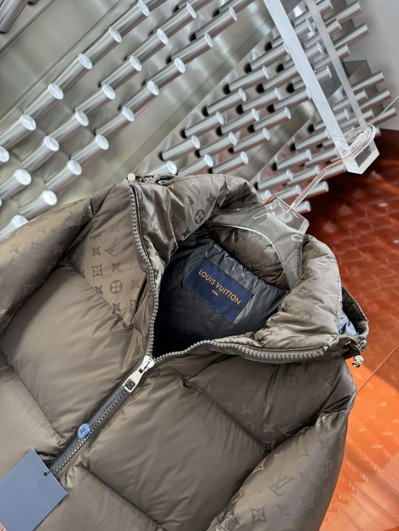 EyeCatching Louis Vuitton Down Jackets 139397