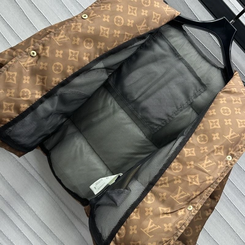 Louis Vuitton Down Jackets Sporty 139388
