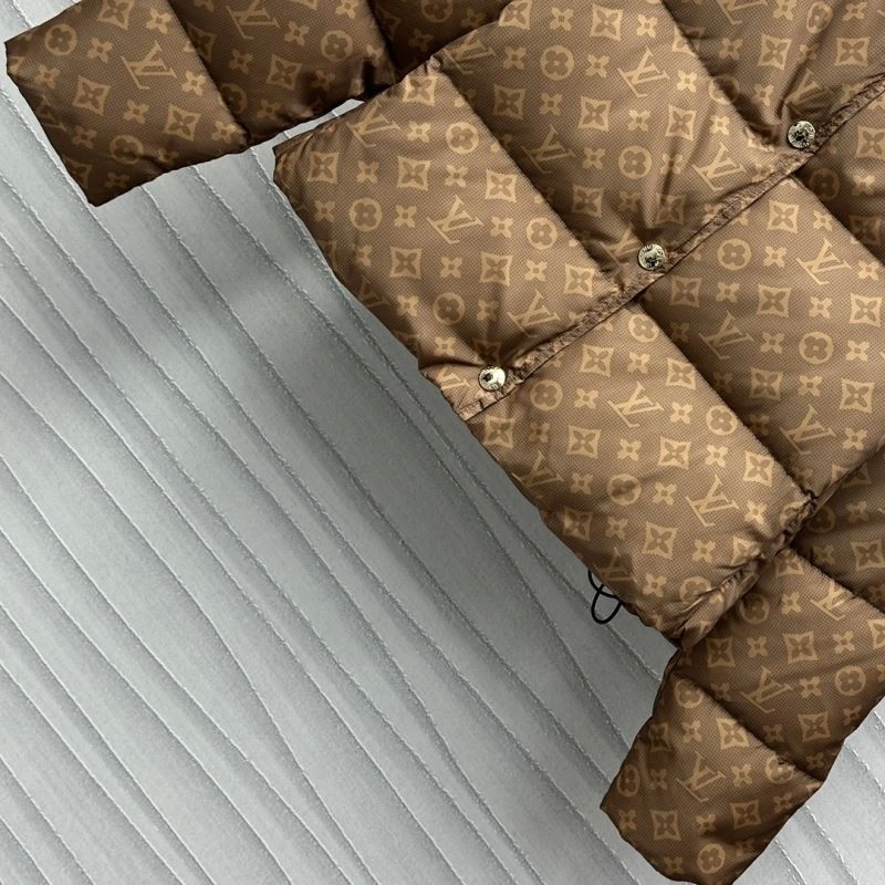 Louis Vuitton Down Jackets Sporty 139388
