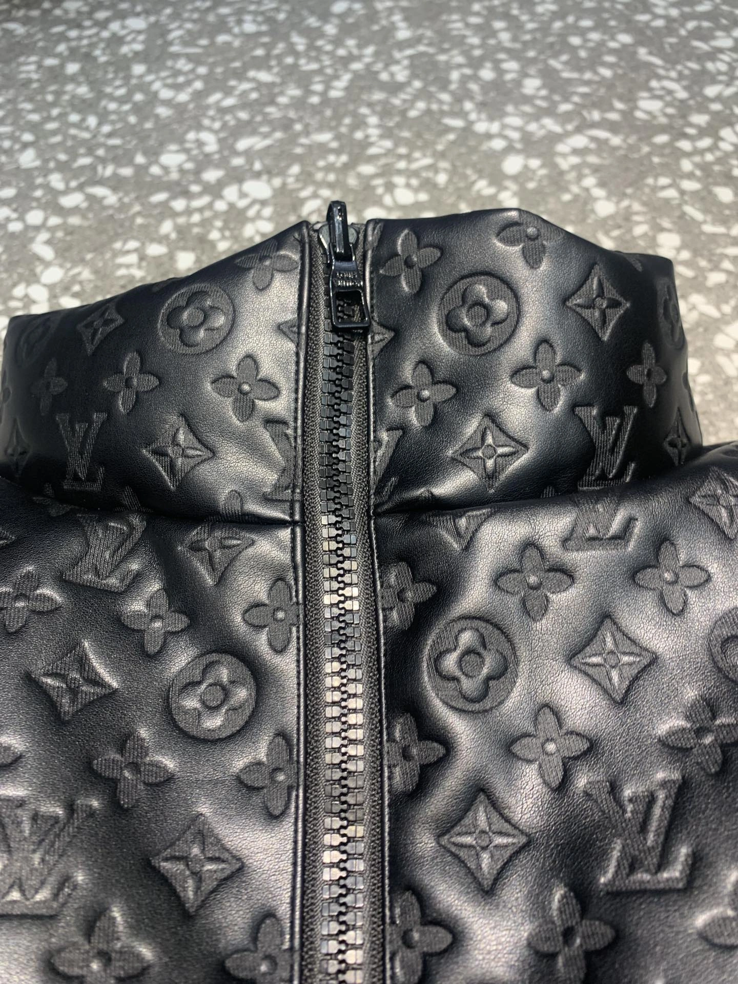 Vibrant Louis Vuitton Down Jackets 139442