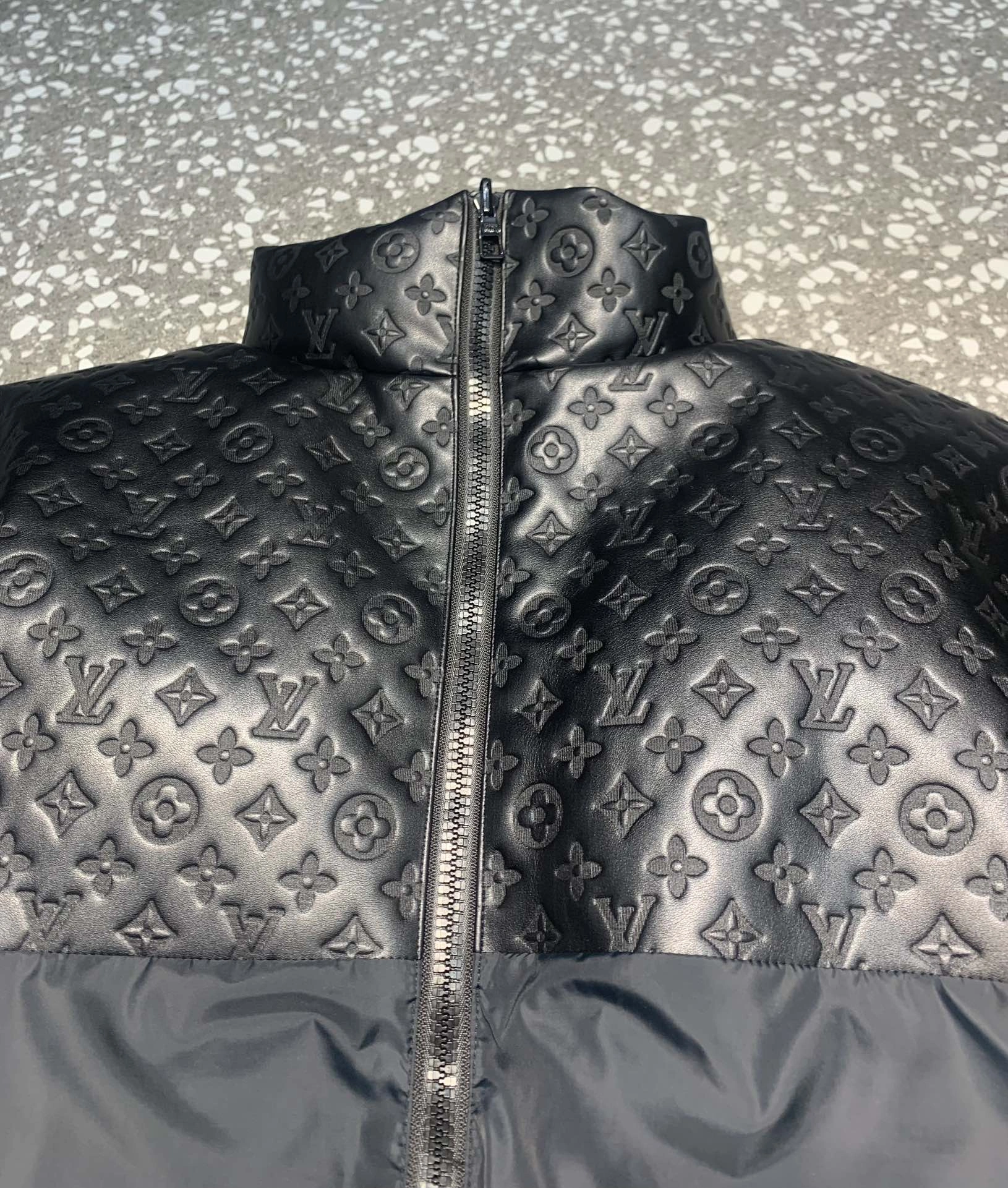Vibrant Louis Vuitton Down Jackets 139442
