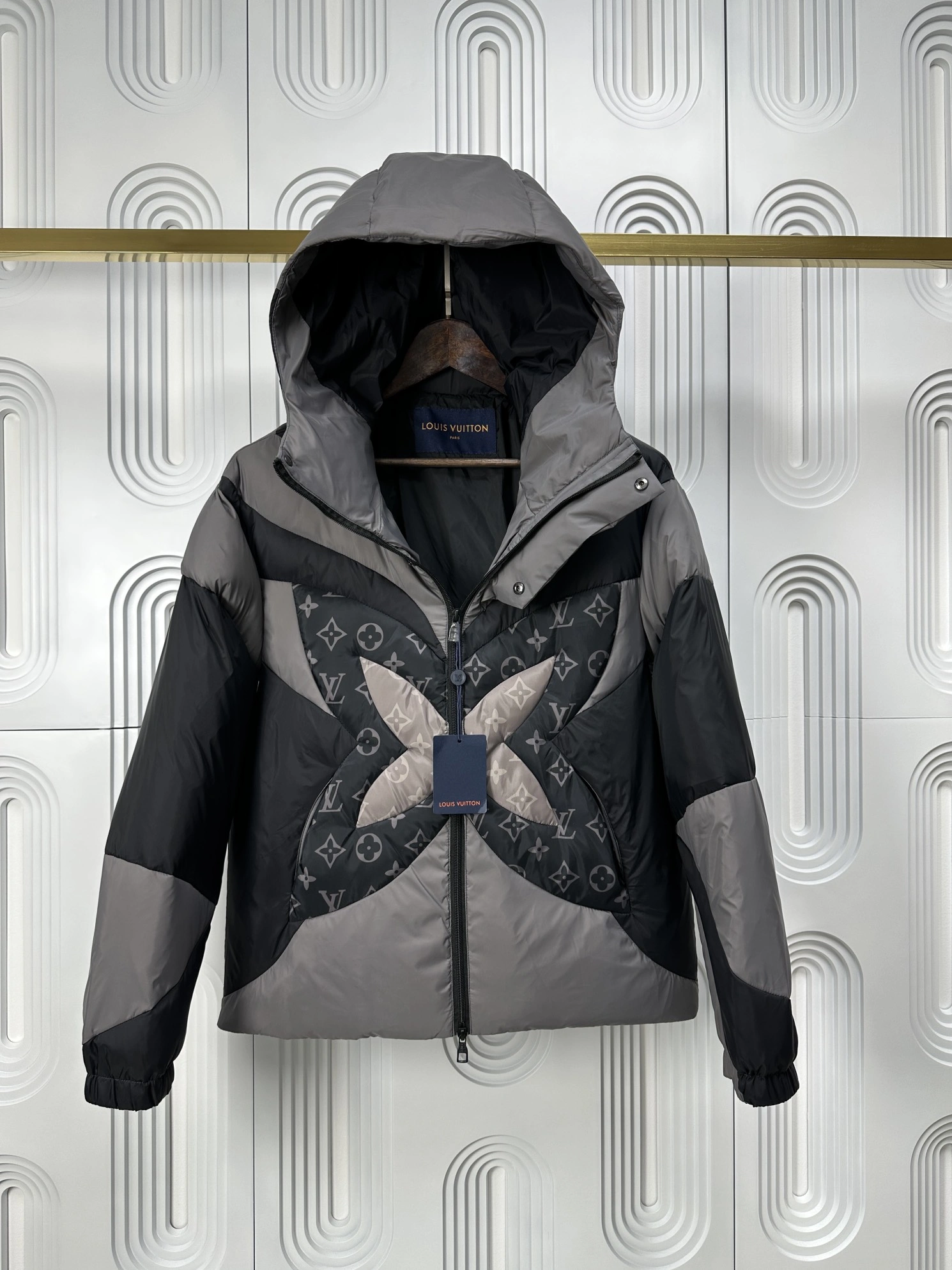 RelaxedFit Louis Vuitton Down Jackets 139441