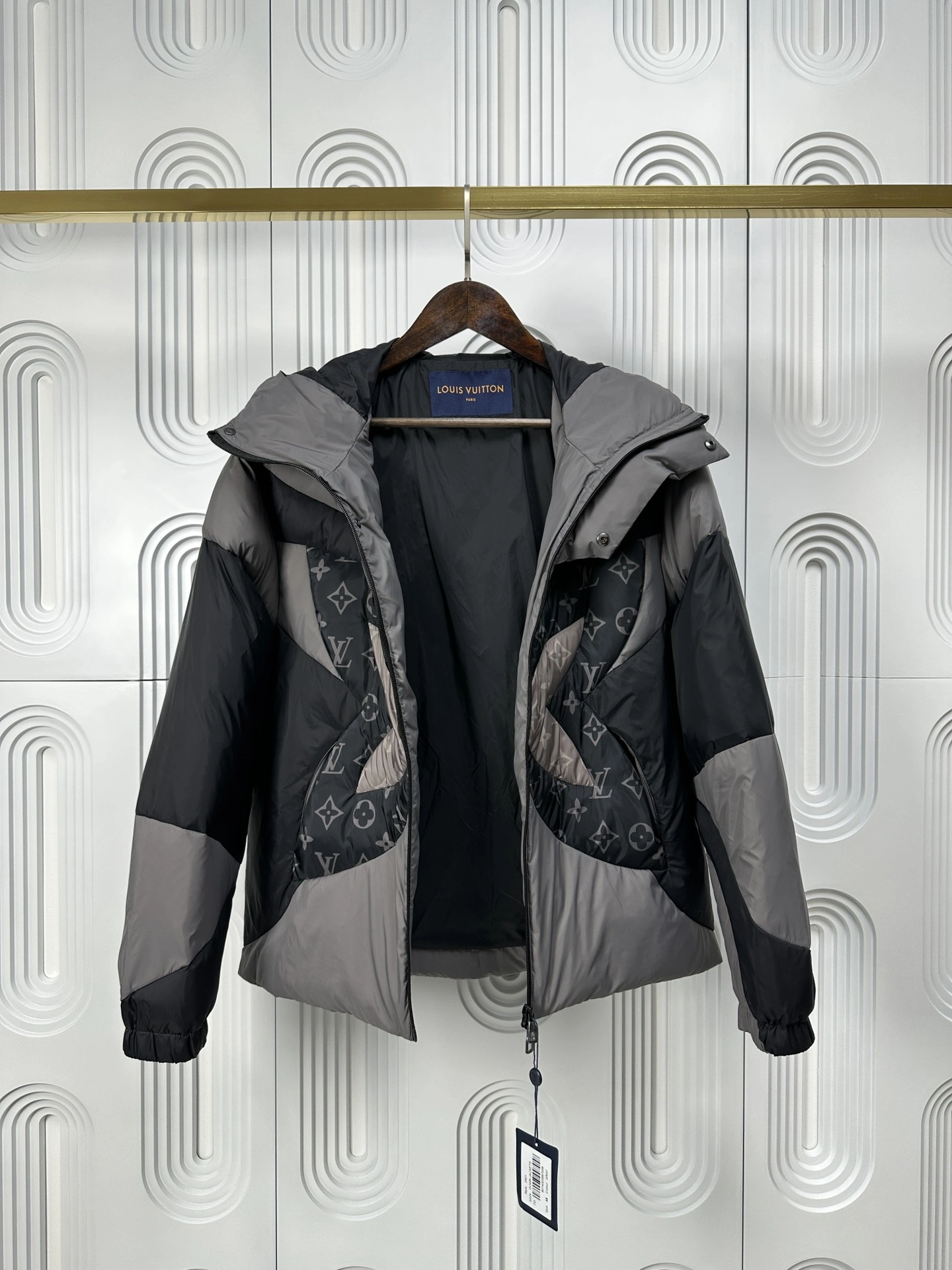 RelaxedFit Louis Vuitton Down Jackets 139441