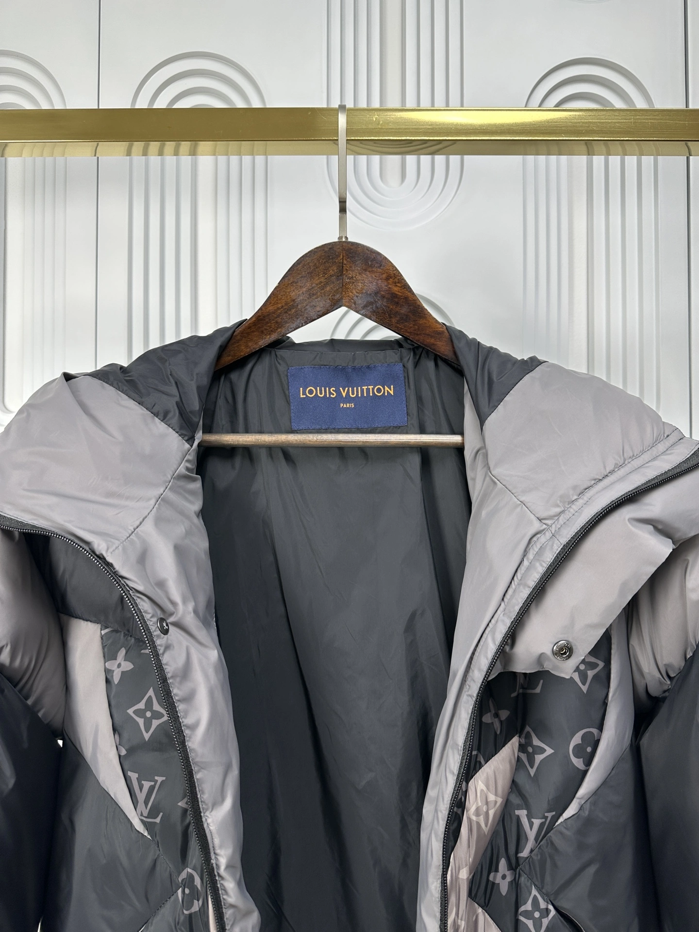 RelaxedFit Louis Vuitton Down Jackets 139441