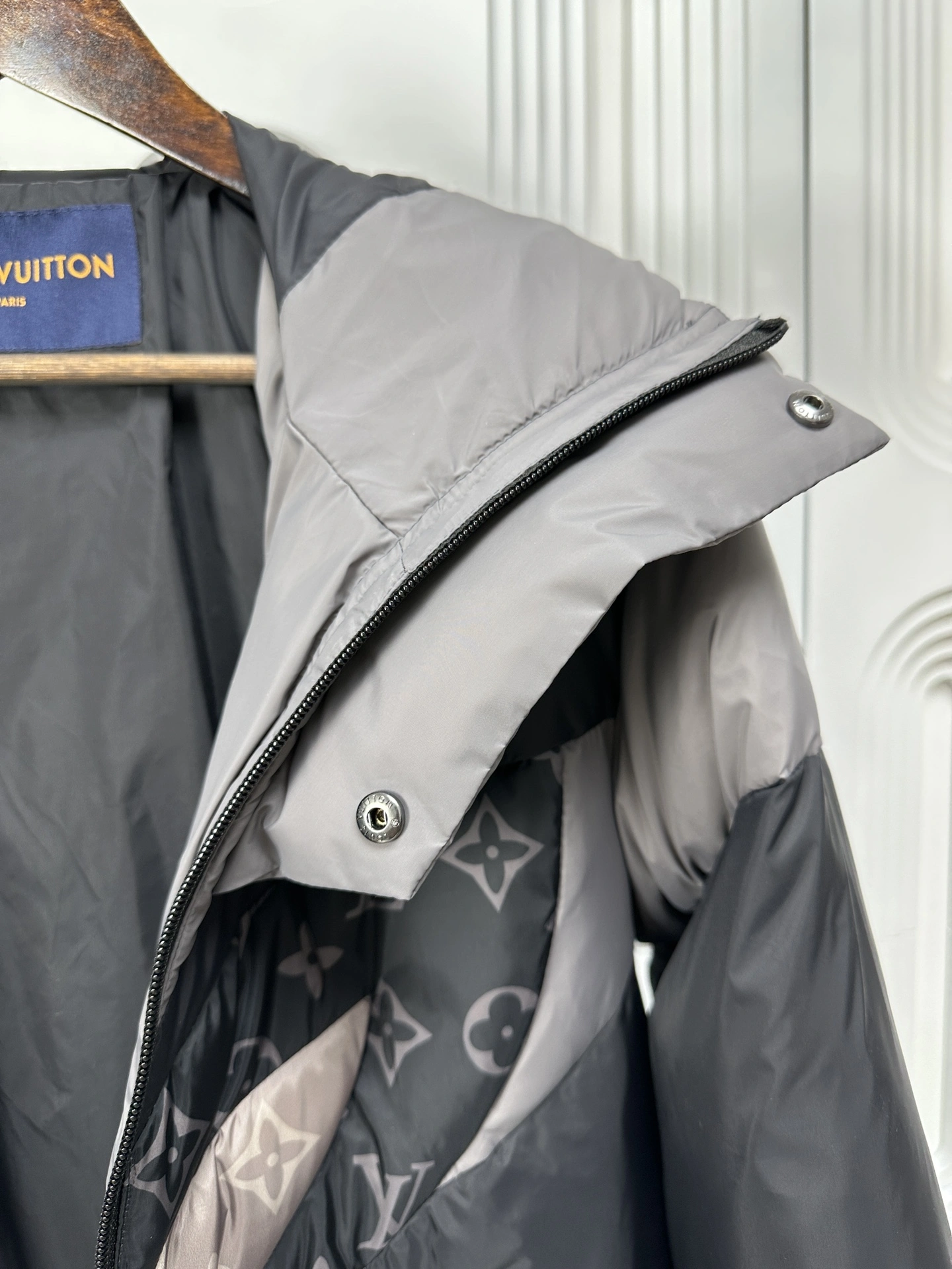 RelaxedFit Louis Vuitton Down Jackets 139441