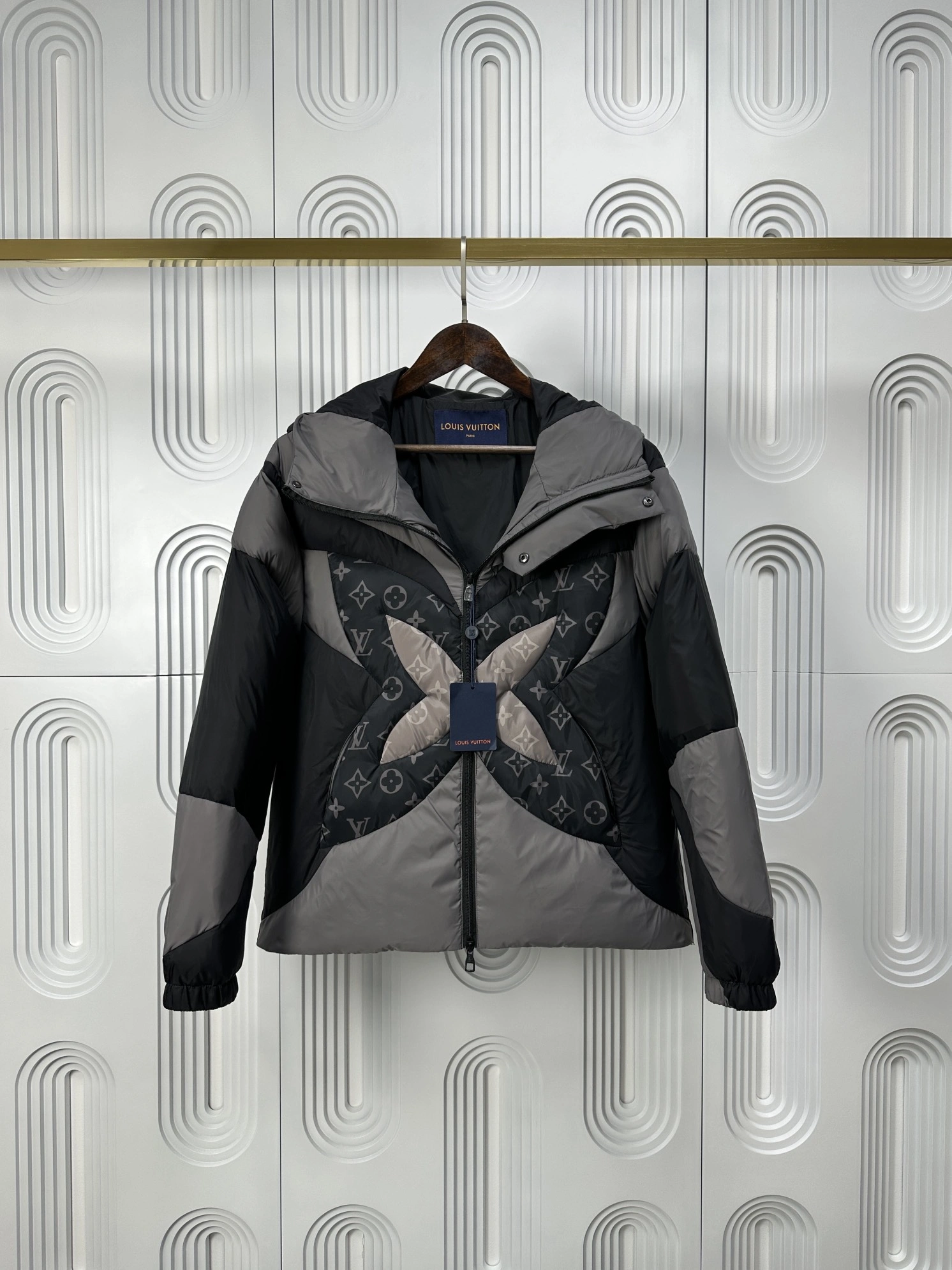 Soft Louis Vuitton Down Jackets 139440