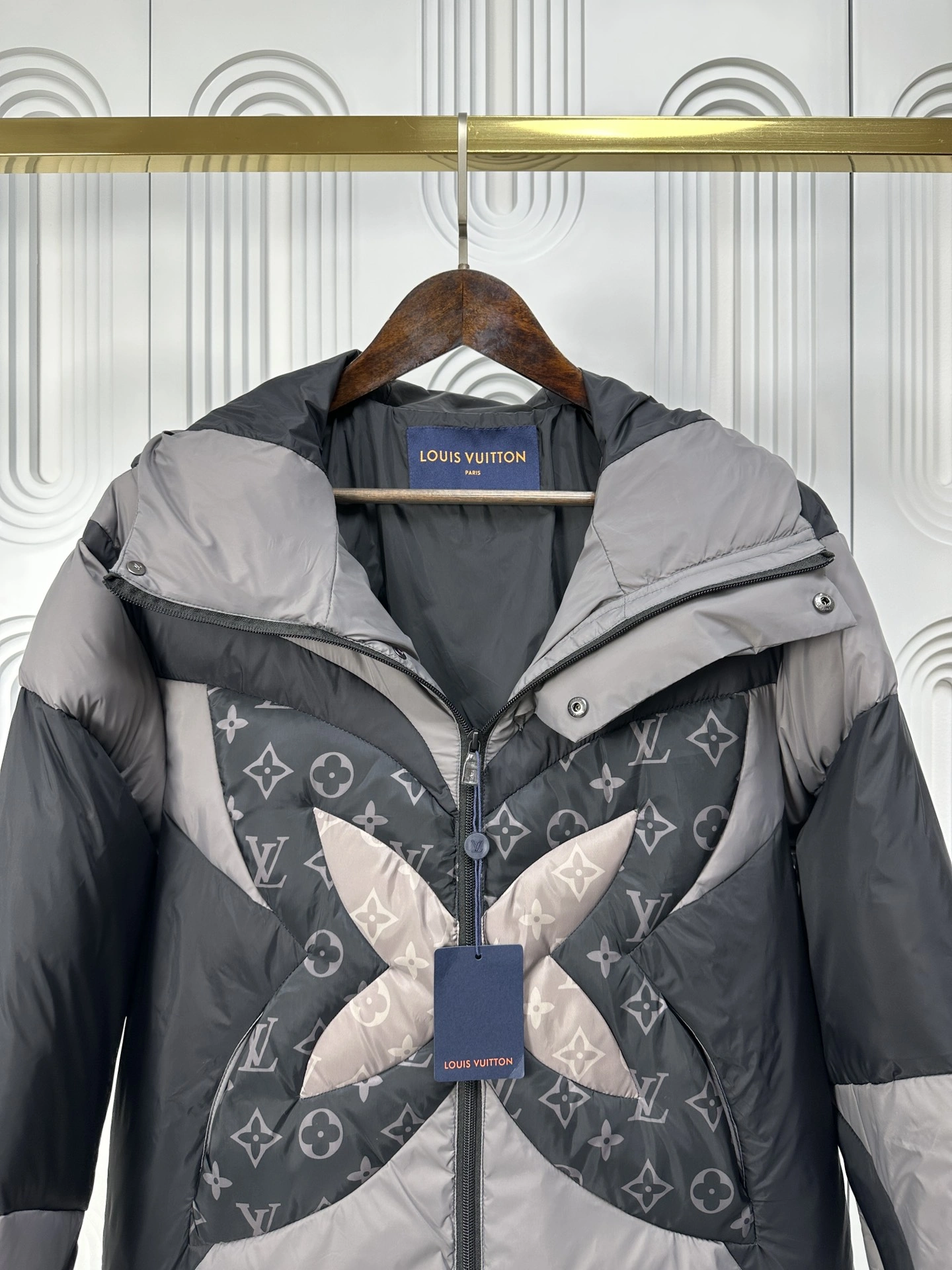 Soft Louis Vuitton Down Jackets 139440