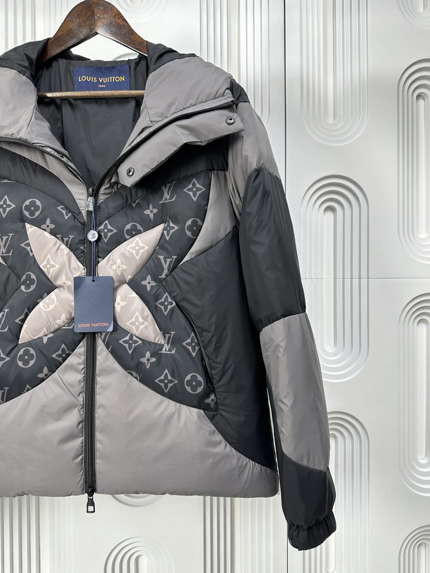 Soft Louis Vuitton Down Jackets 139440