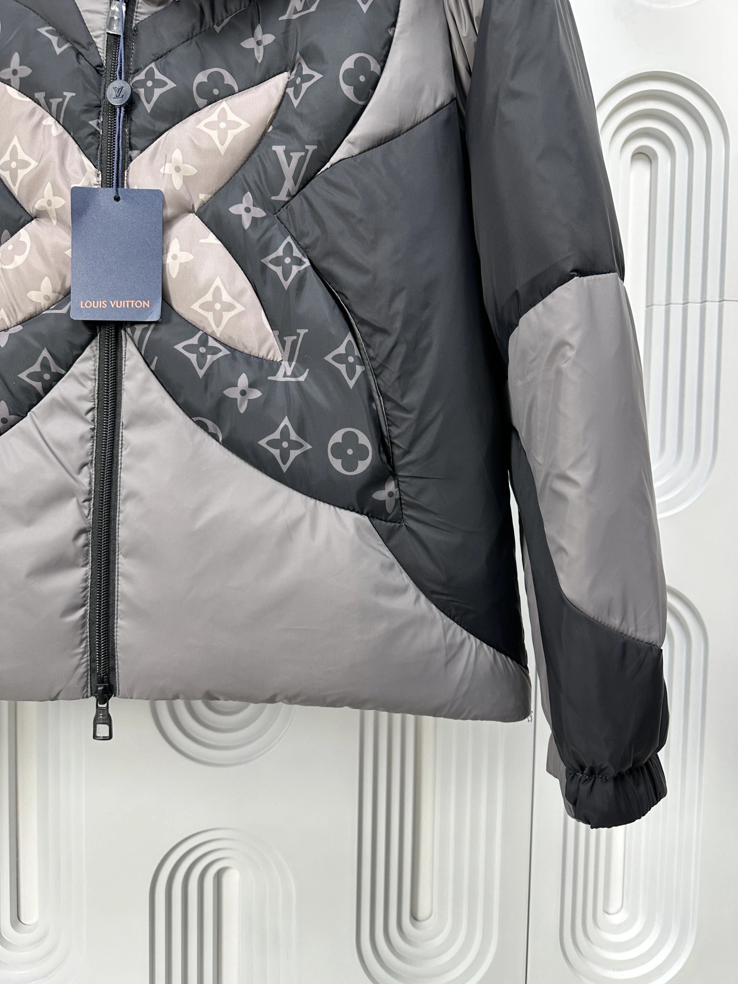 Soft Louis Vuitton Down Jackets 139440