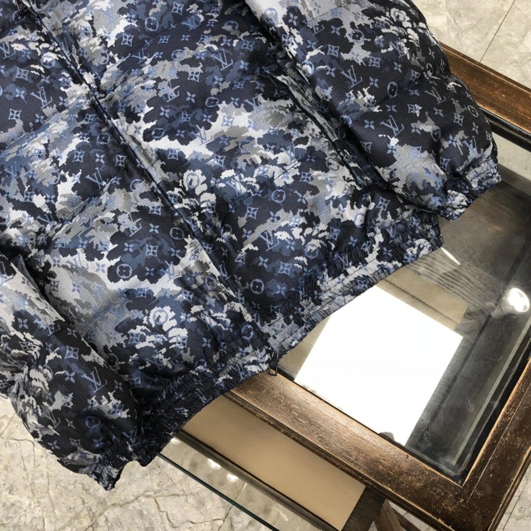 Compact Louis Vuitton Down Jackets 139439