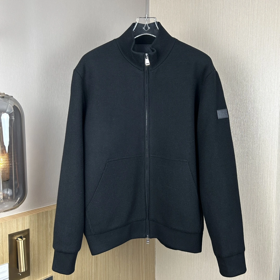 Packable Louis Vuitton Down Jackets 139425