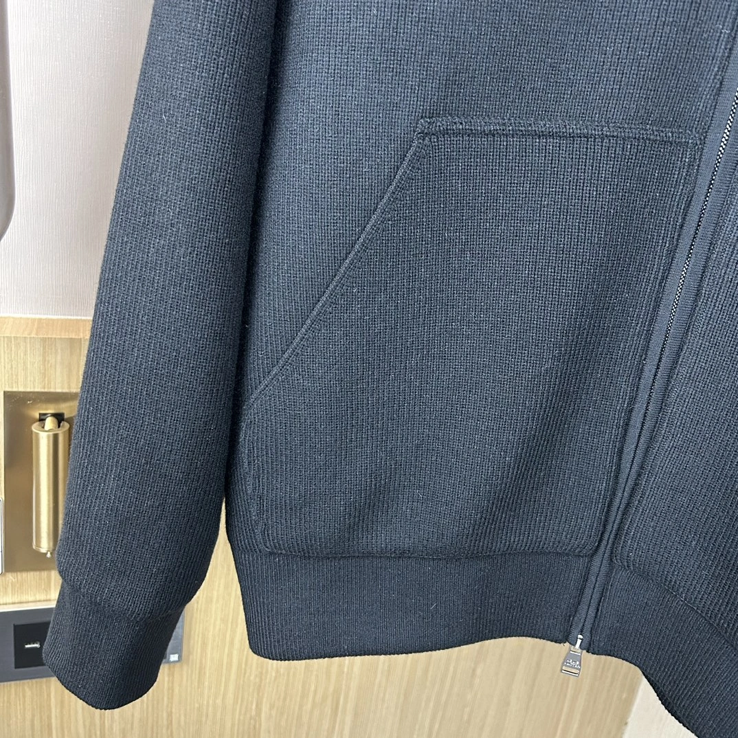 Packable Louis Vuitton Down Jackets 139425