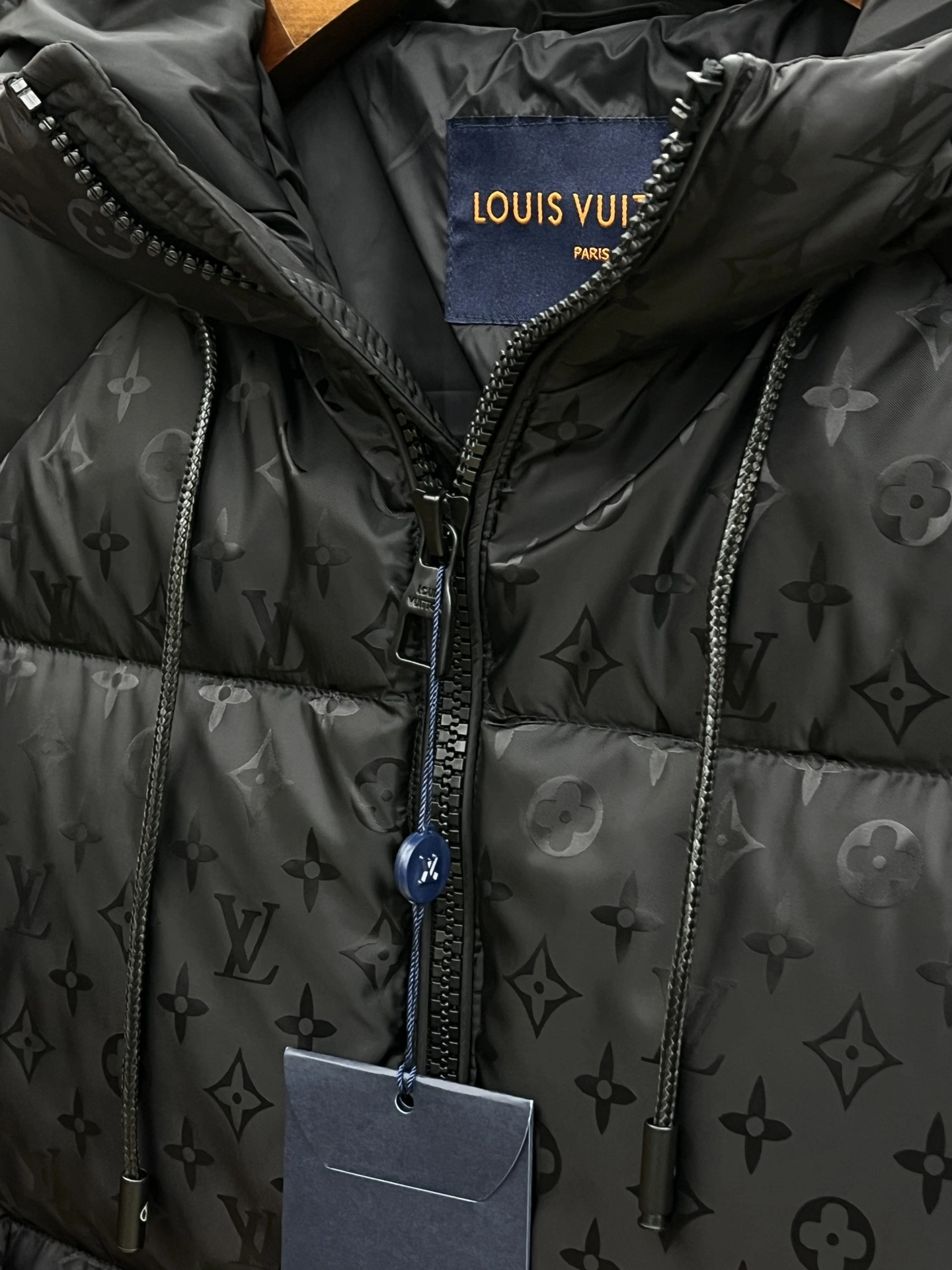 StreetReady Louis Vuitton Down Jackets 139429