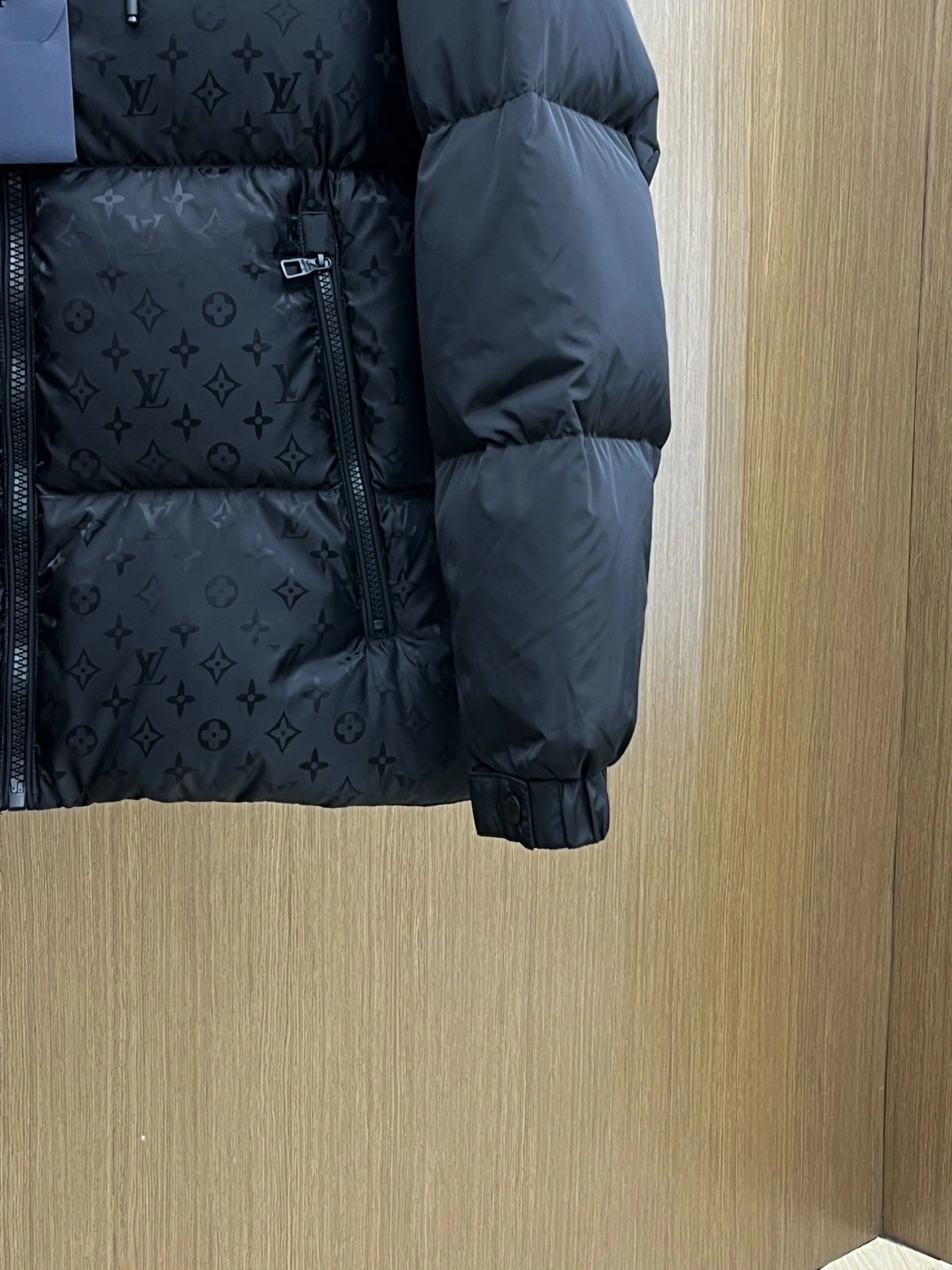 StreetReady Louis Vuitton Down Jackets 139429