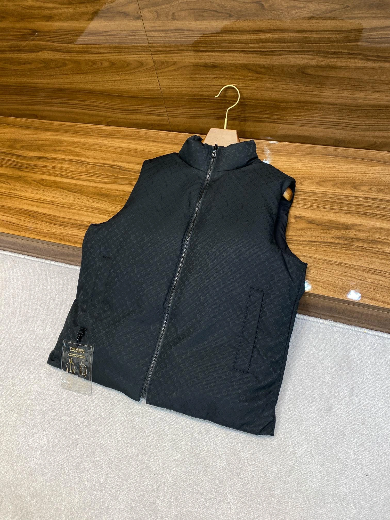 Reliable Louis Vuitton Down Jackets 139423