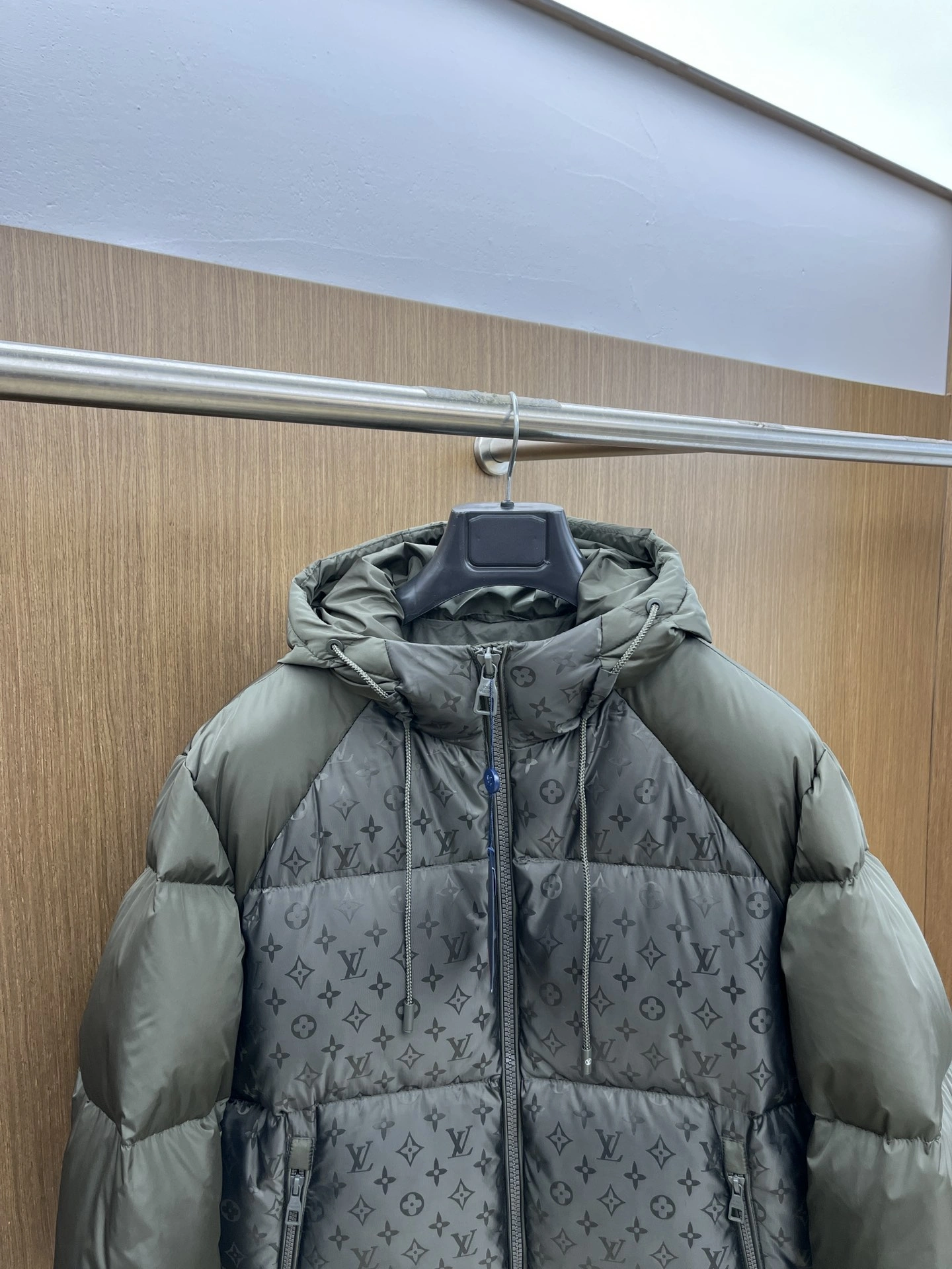 UrbanChic Louis Vuitton Down Jackets 139434
