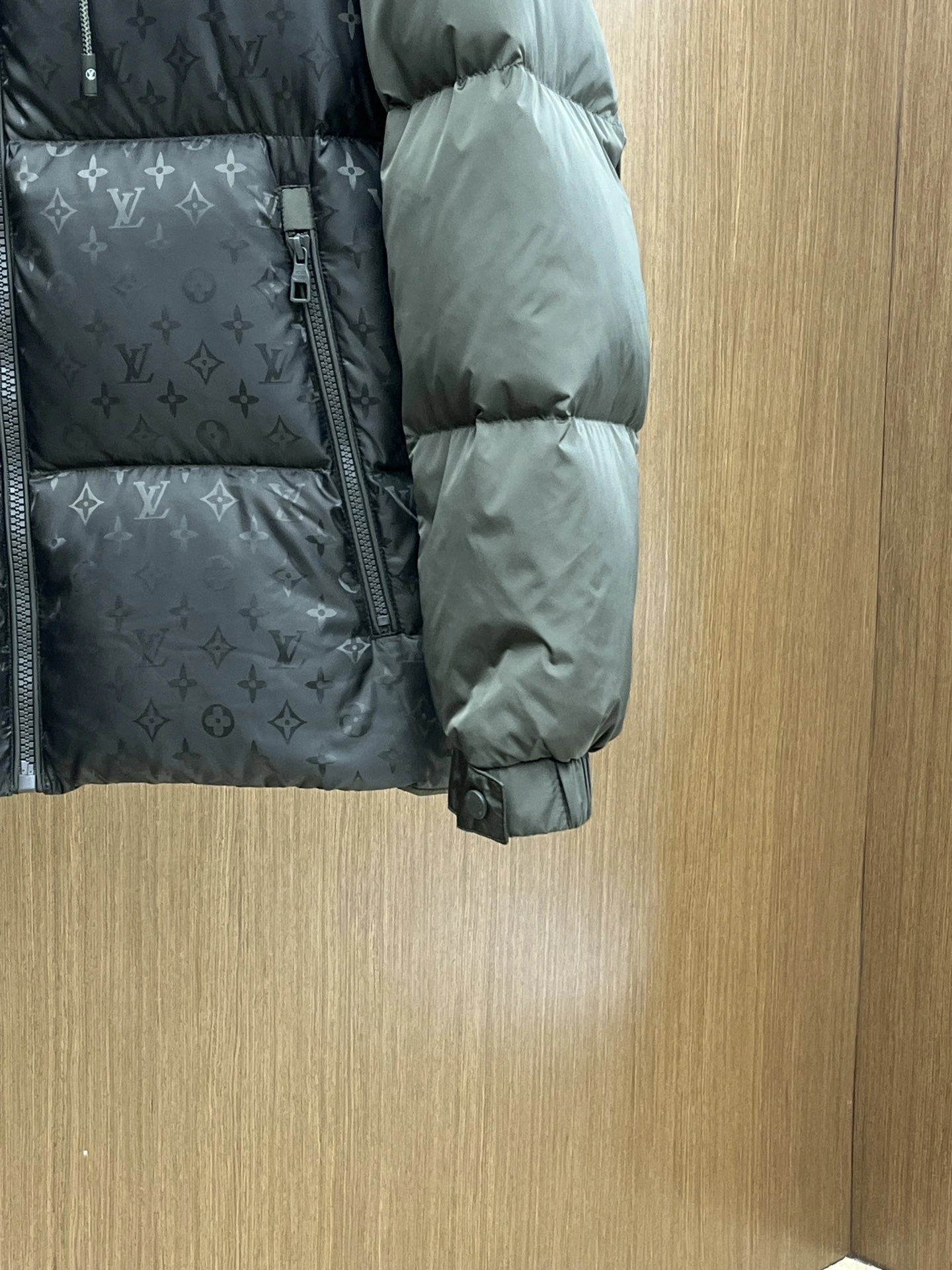 UrbanChic Louis Vuitton Down Jackets 139434
