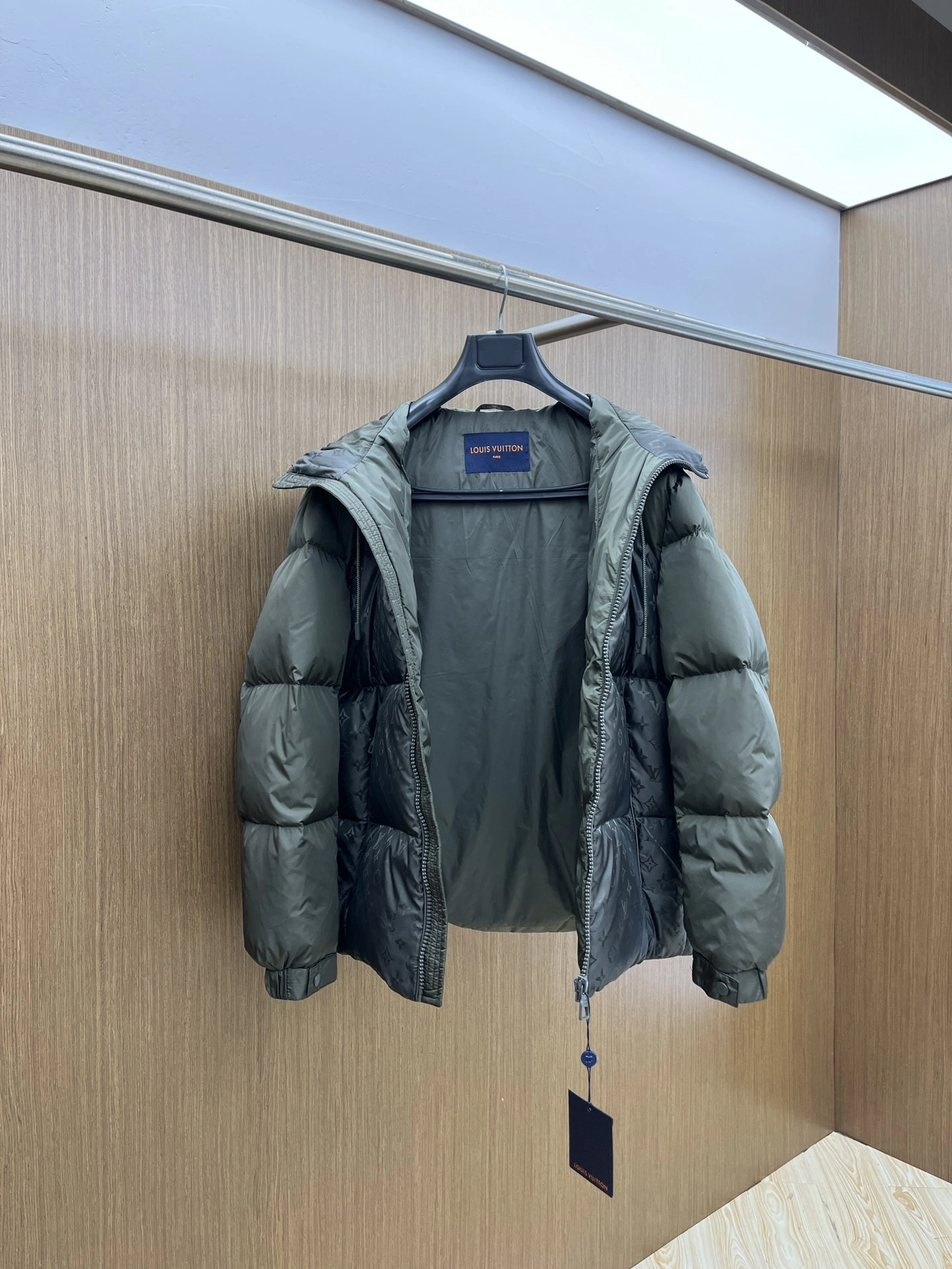 UrbanChic Louis Vuitton Down Jackets 139434