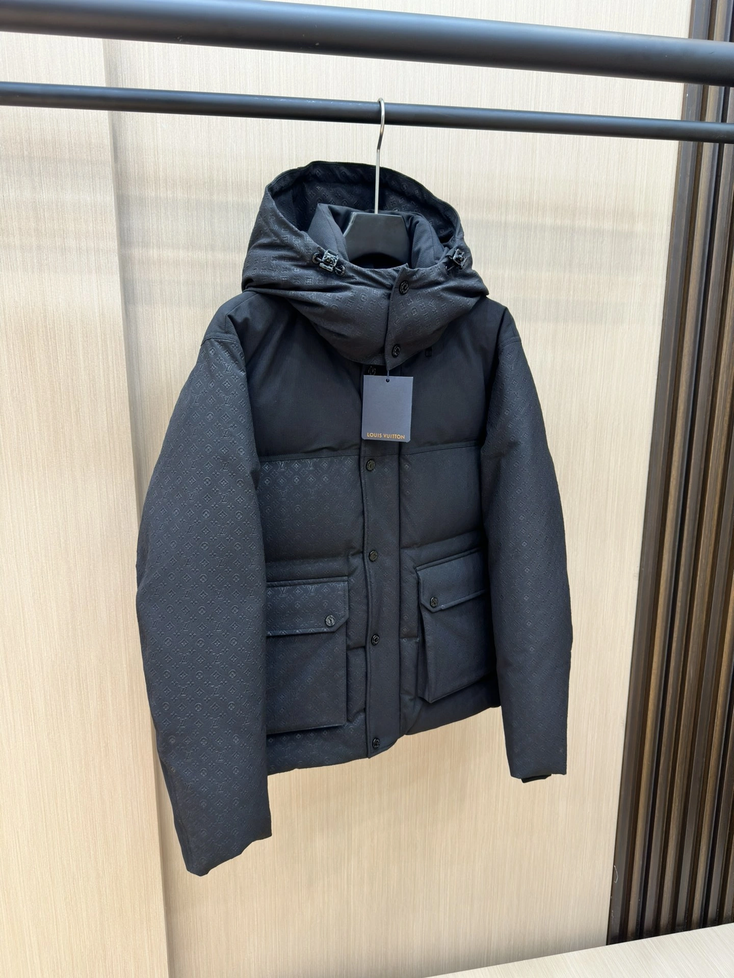Louis Vuitton Down Jackets ModernLook 139433