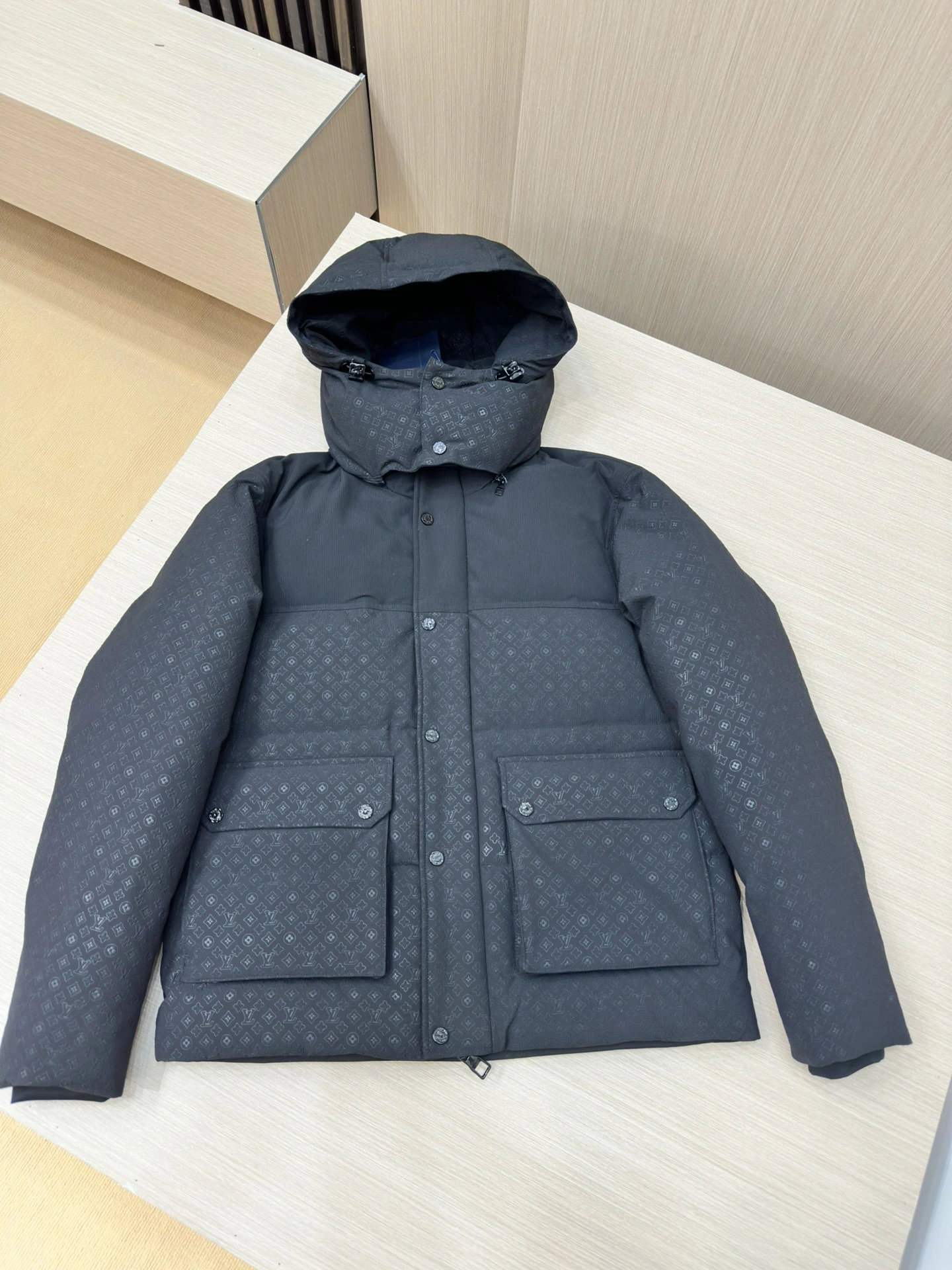 Comfortable Louis Vuitton Down Jackets 139428