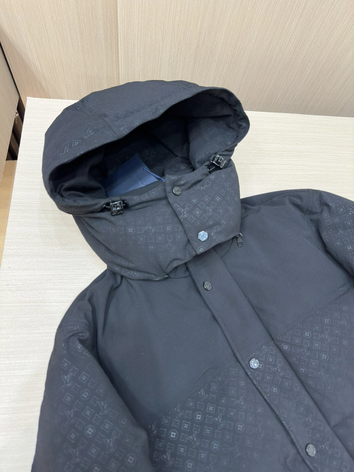 Comfortable Louis Vuitton Down Jackets 139428