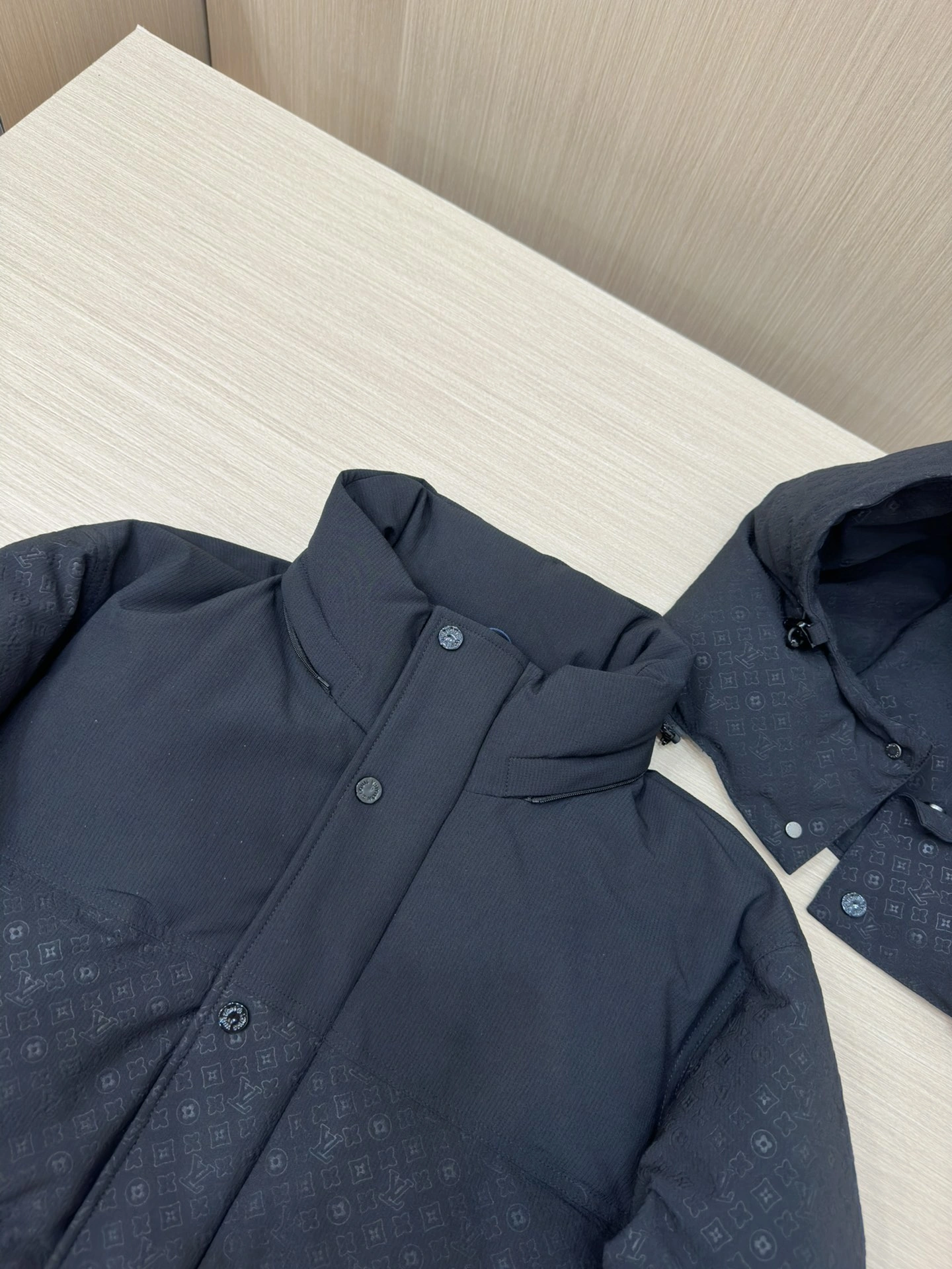 Comfortable Louis Vuitton Down Jackets 139428