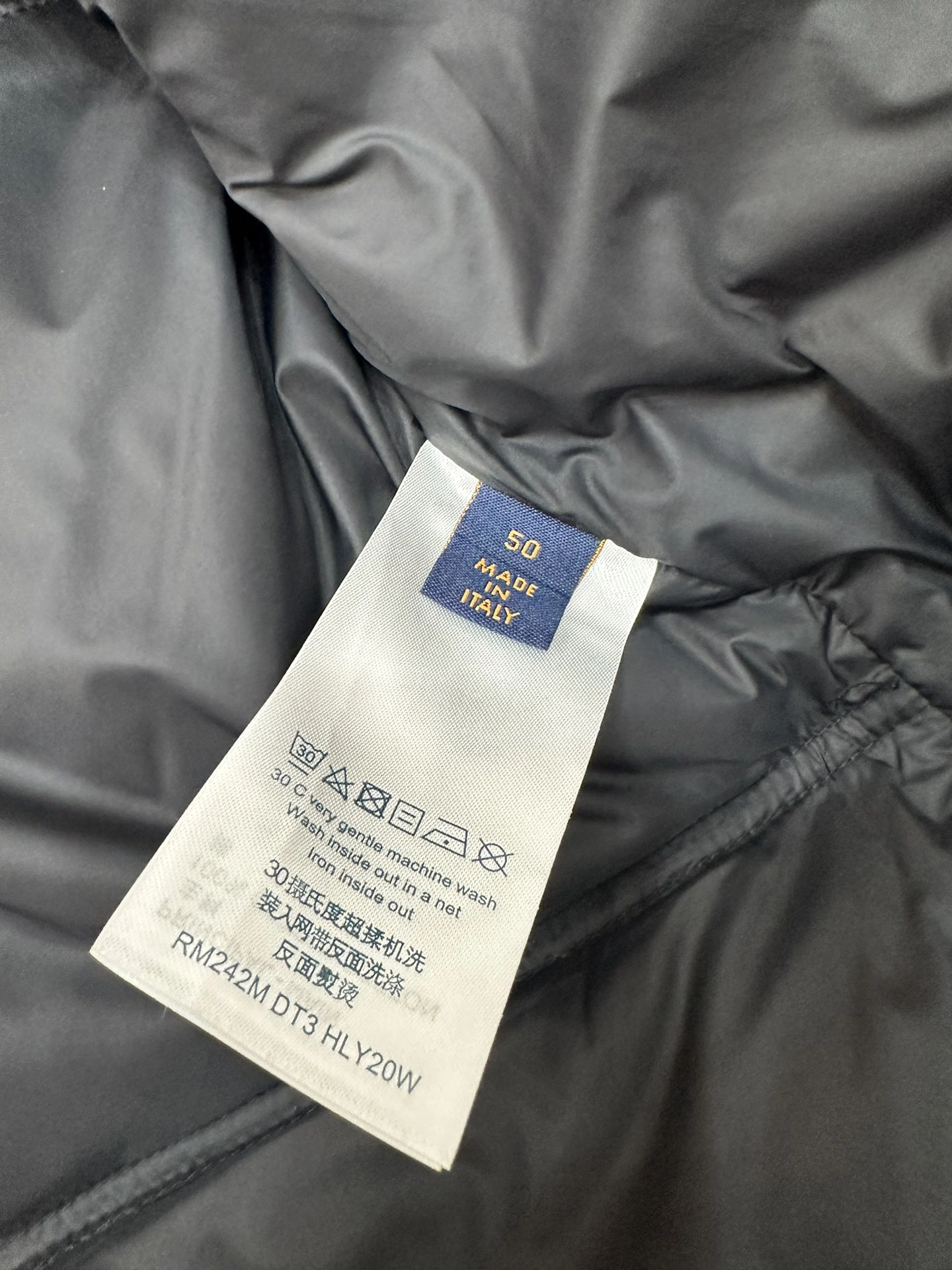 Comfortable Louis Vuitton Down Jackets 139428