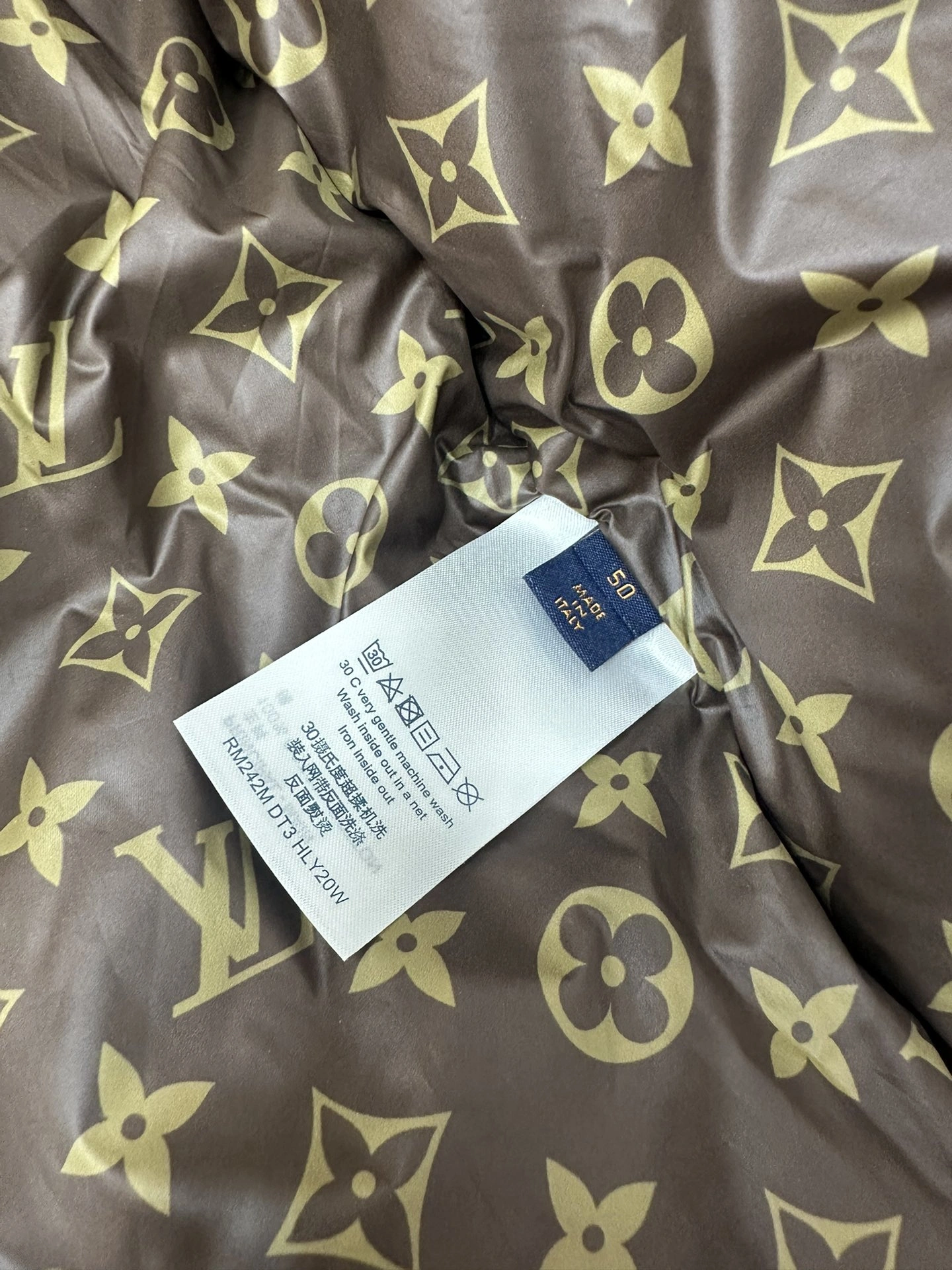 Stretchable Louis Vuitton Down Jackets 139430