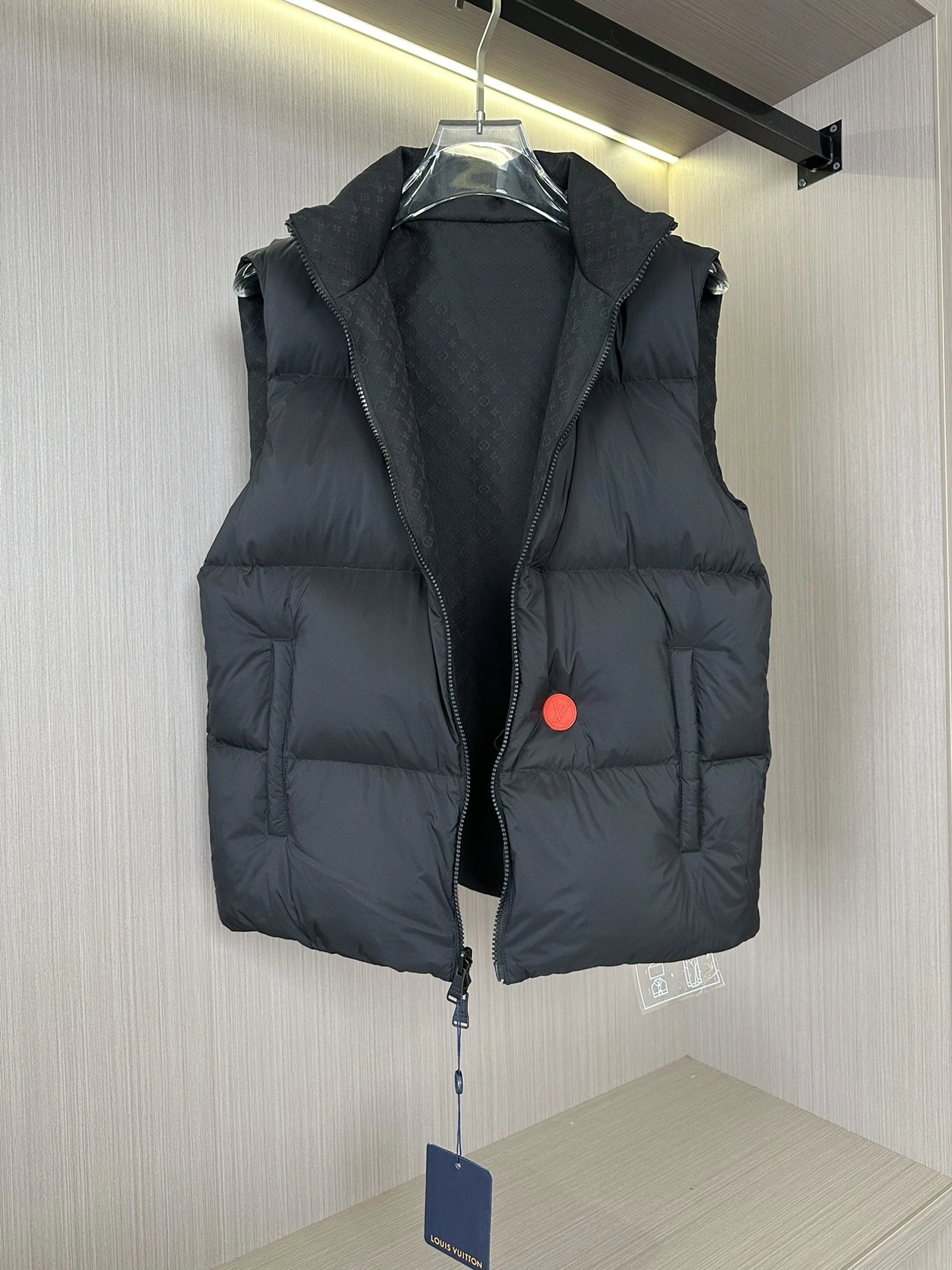 SunProtective Louis Vuitton Down Jackets 139416
