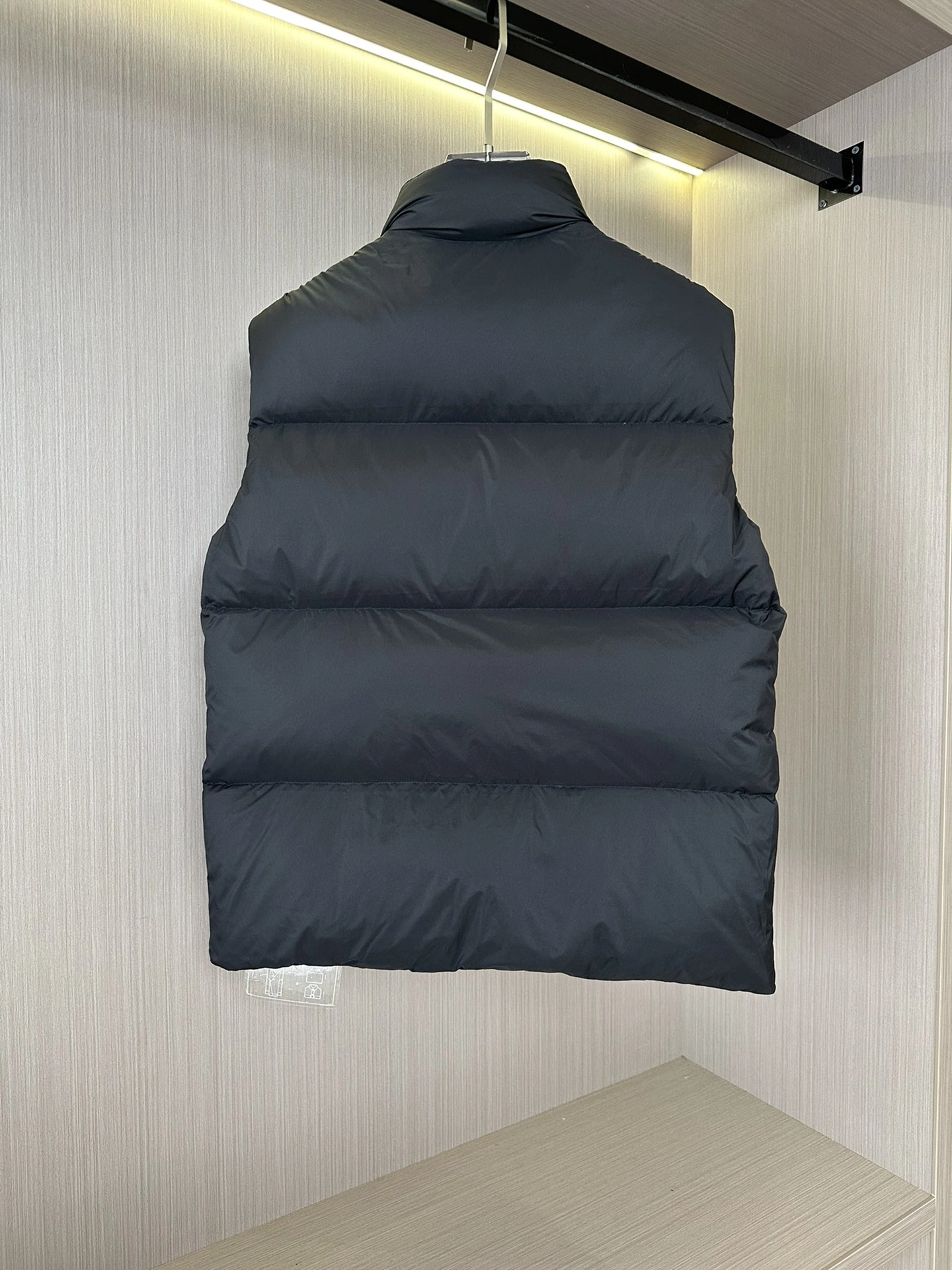 SunProtective Louis Vuitton Down Jackets 139416