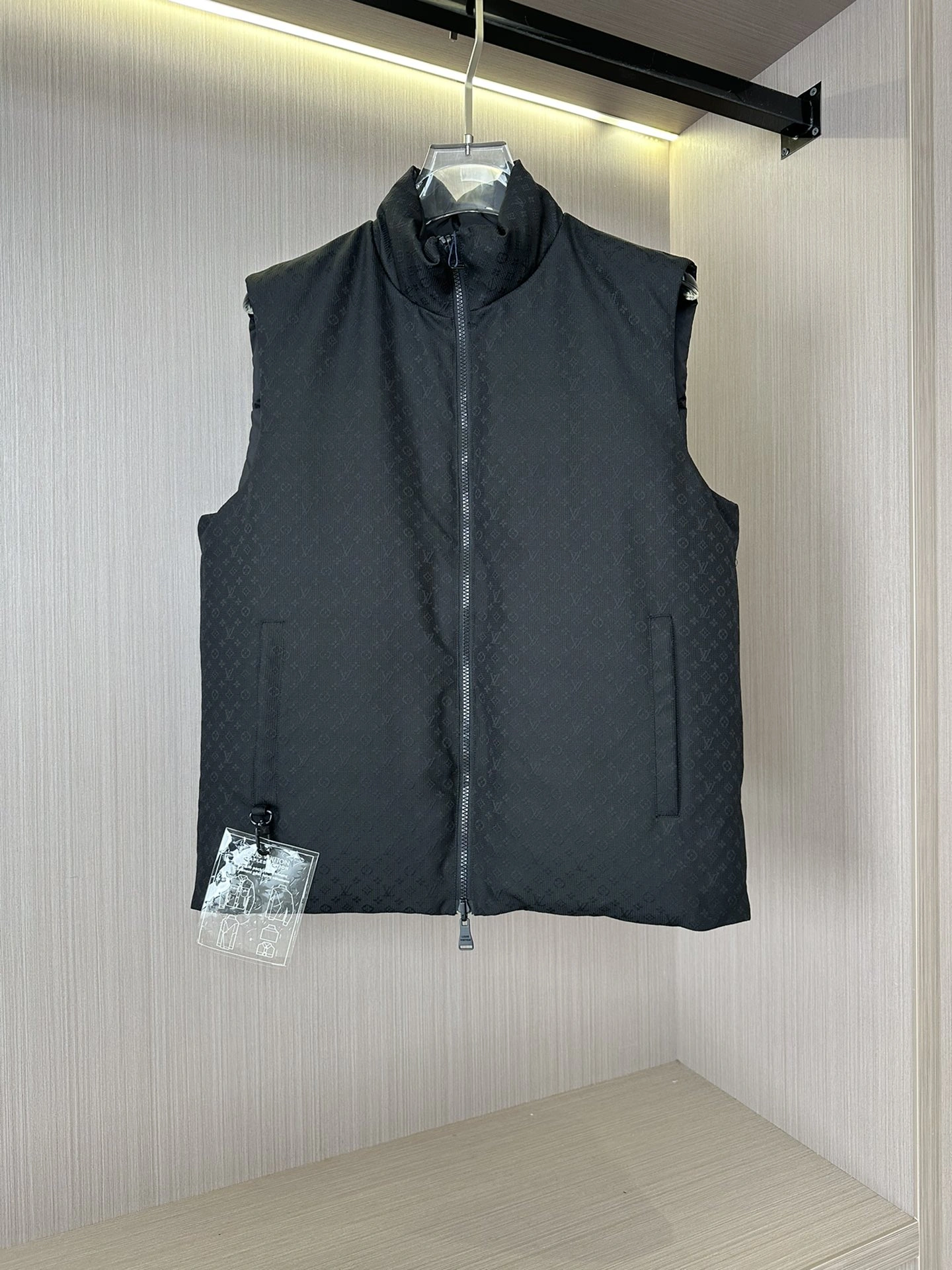 Louis Vuitton Down Jackets OnTrend 139426