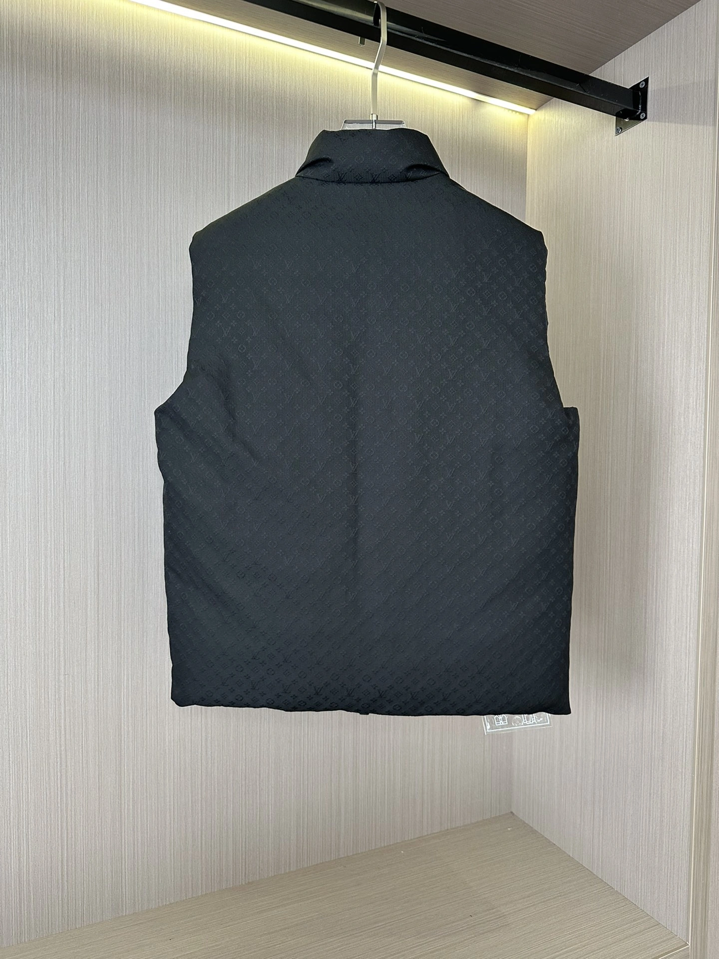 Louis Vuitton Down Jackets OnTrend 139426