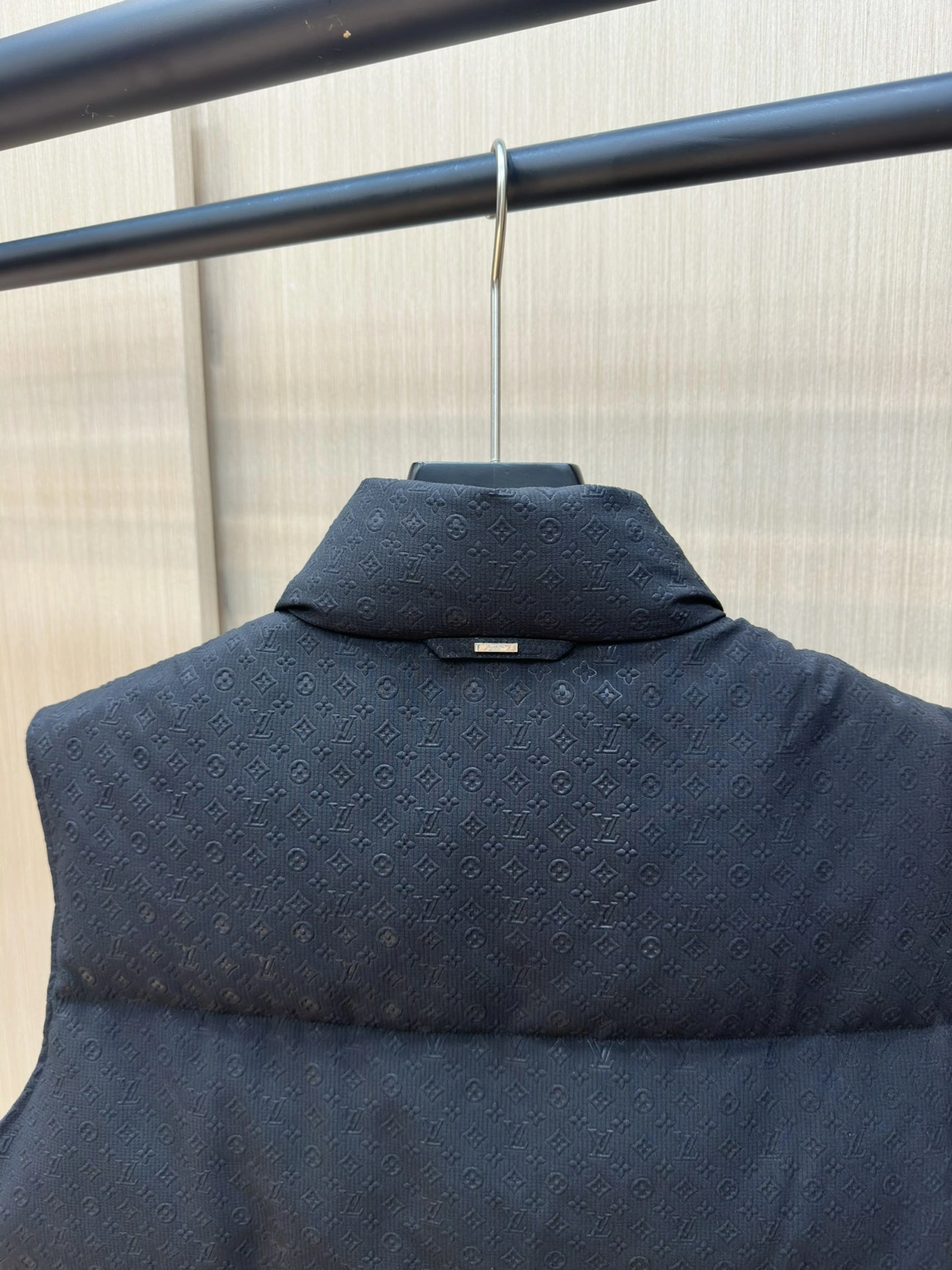 ZipUp Louis Vuitton Down Jackets 139422