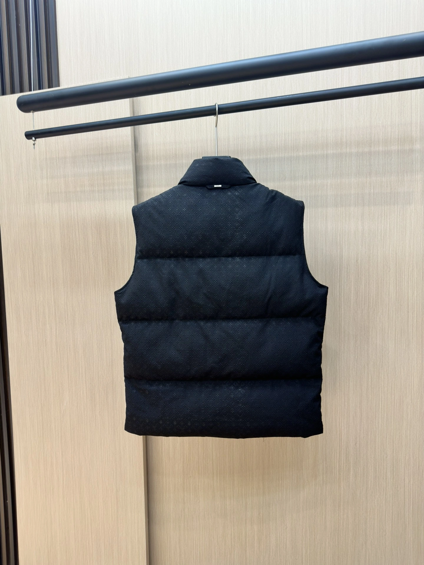 ZipUp Louis Vuitton Down Jackets 139422