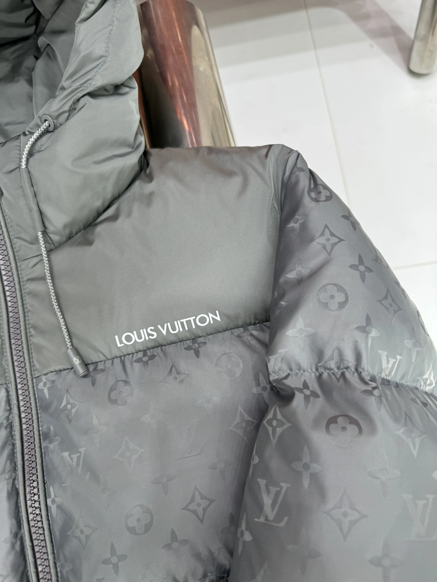 Louis Vuitton Down Jackets Bold 139431