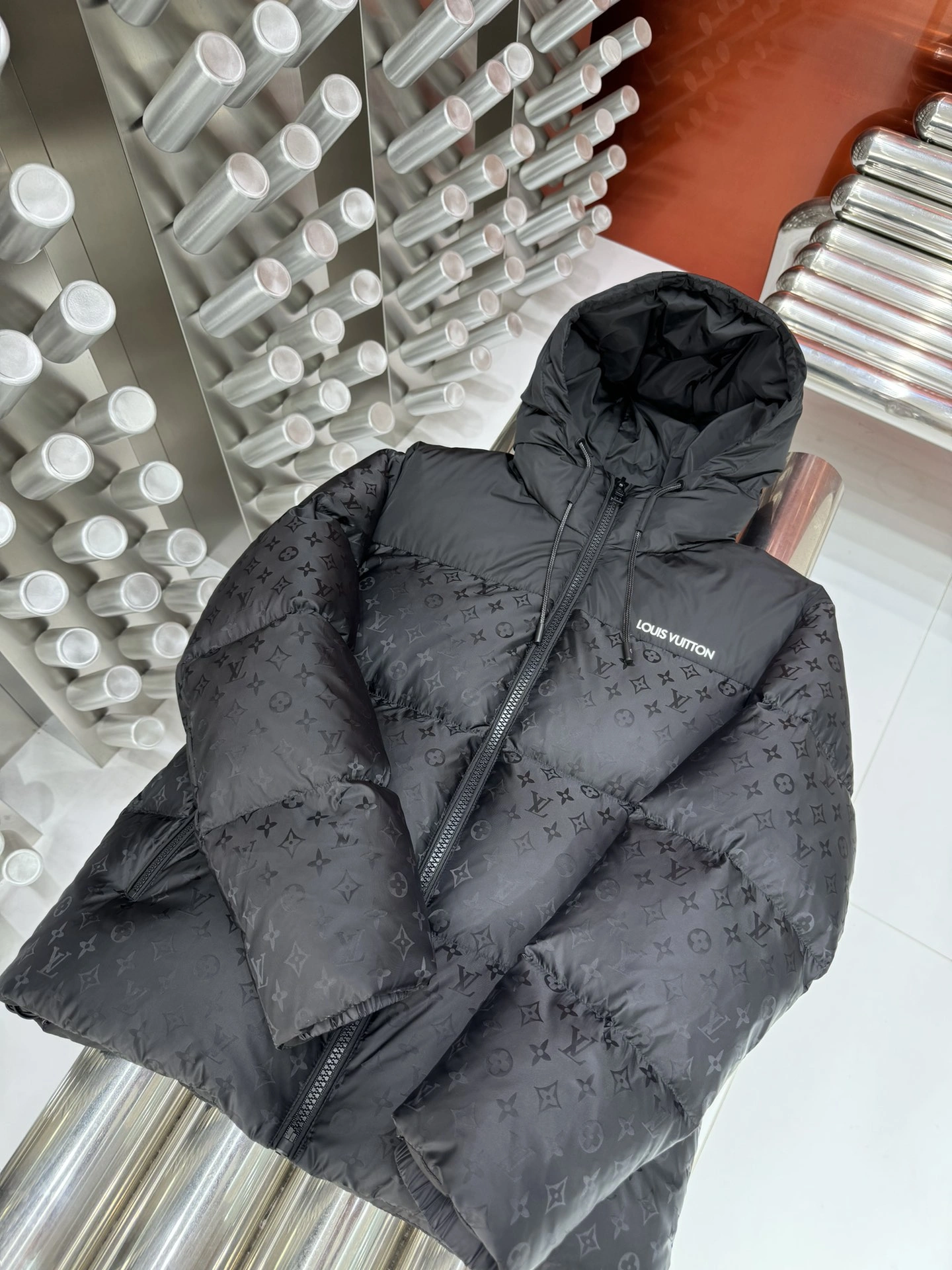 Popular Louis Vuitton Down Jackets 139412