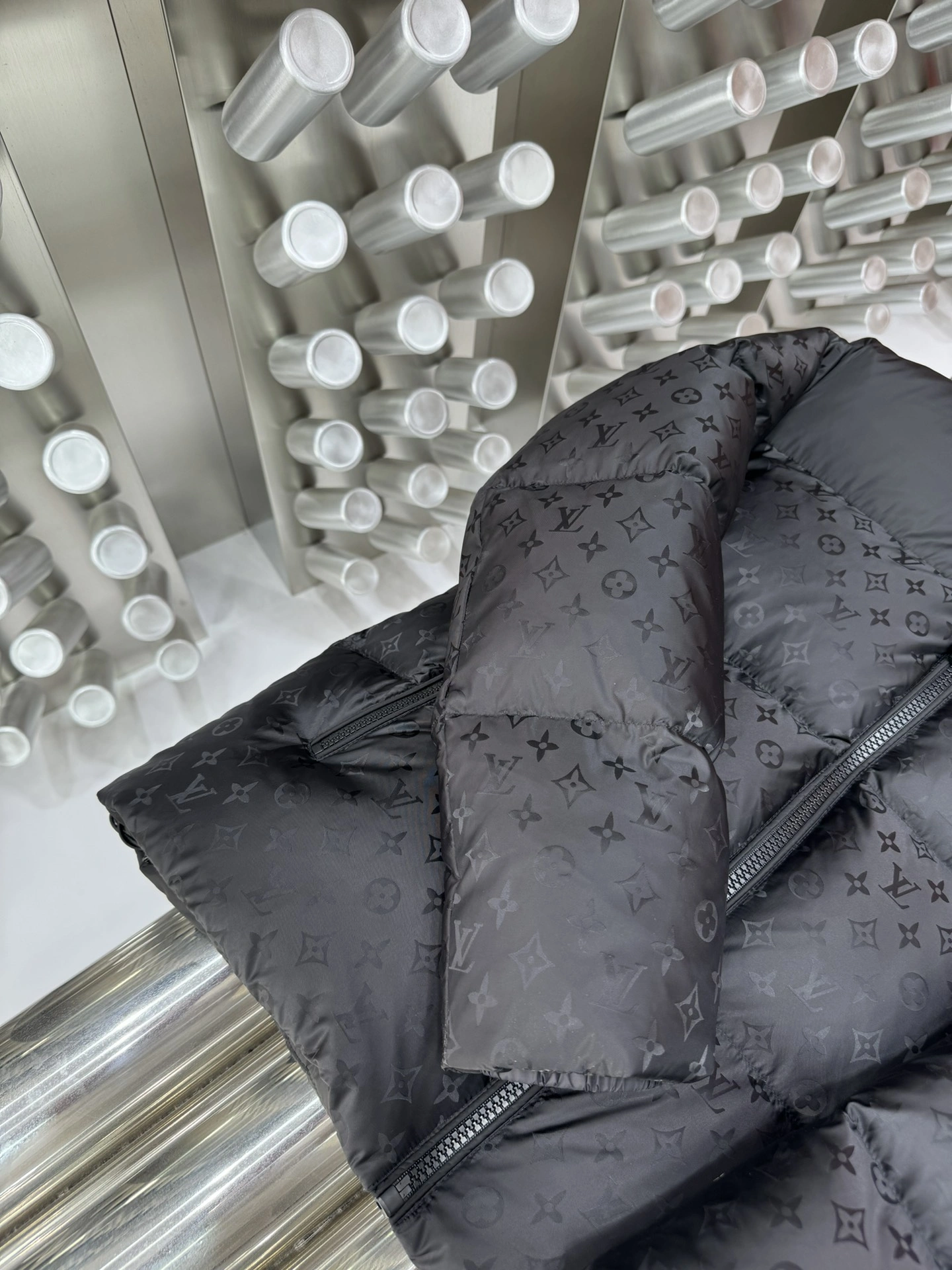 Popular Louis Vuitton Down Jackets 139412